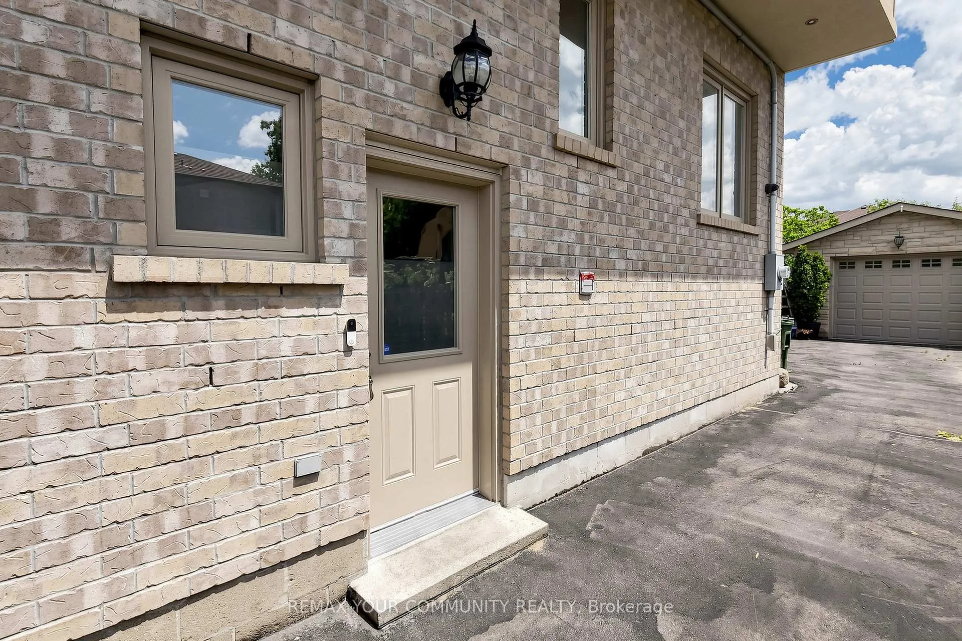 Photo 45 of 171 Beta Street, Etobicoke, Alderwood — HOMEH