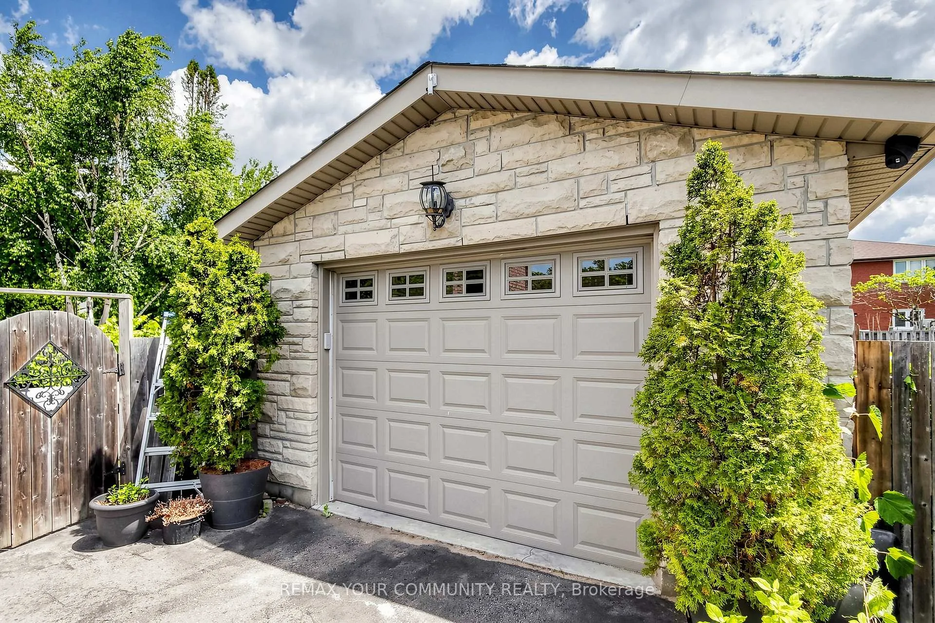 Photo 48 of 171 Beta Street, Etobicoke, Alderwood — HOMEH