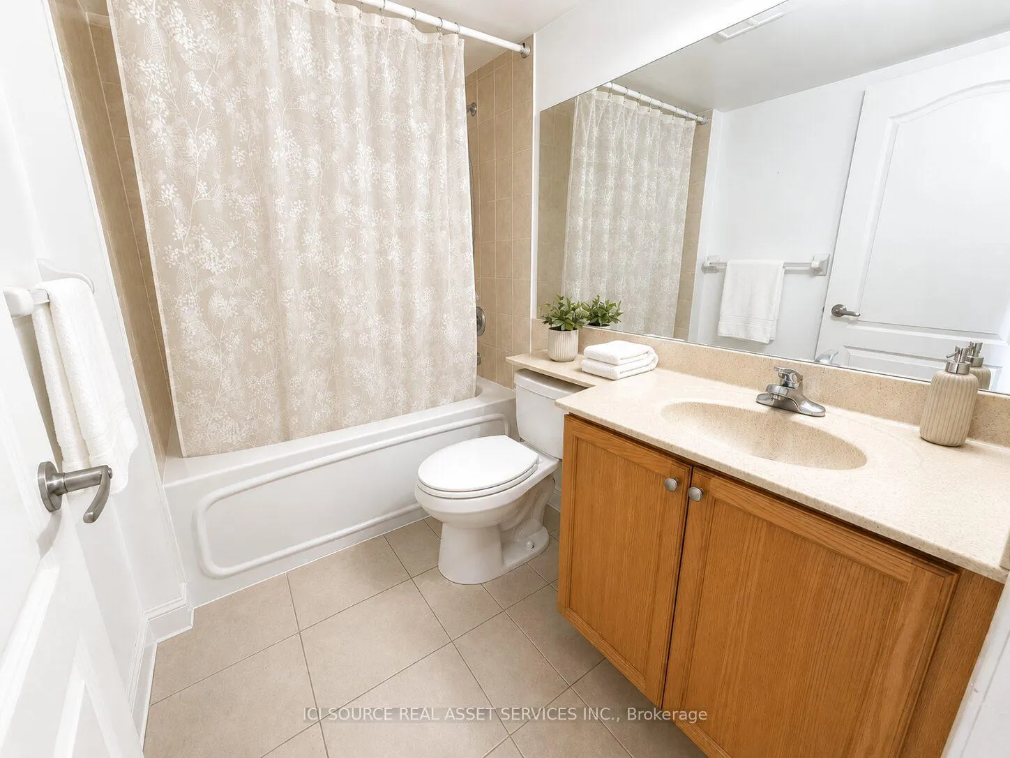 Photo 4 of Unit 607, 33 Elm Drive W, Mississauga, City Centre — HOMEH