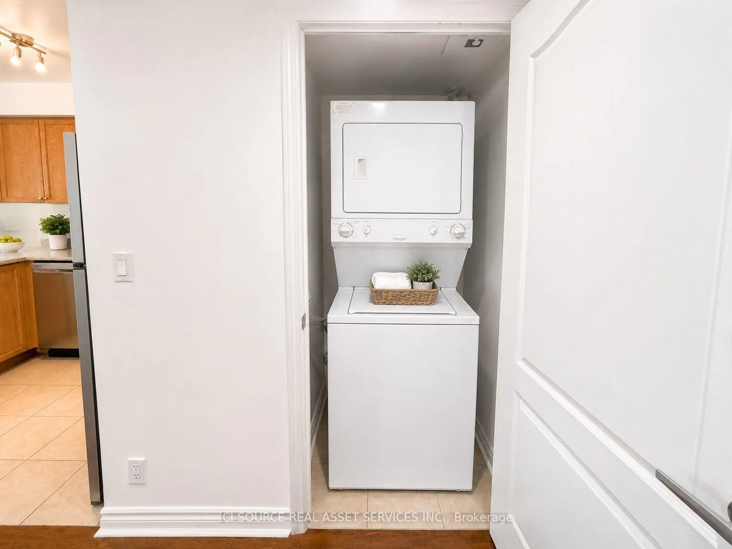 Photo 9 of Unit 607, 33 Elm Drive W, Mississauga, City Centre — HOMEH
