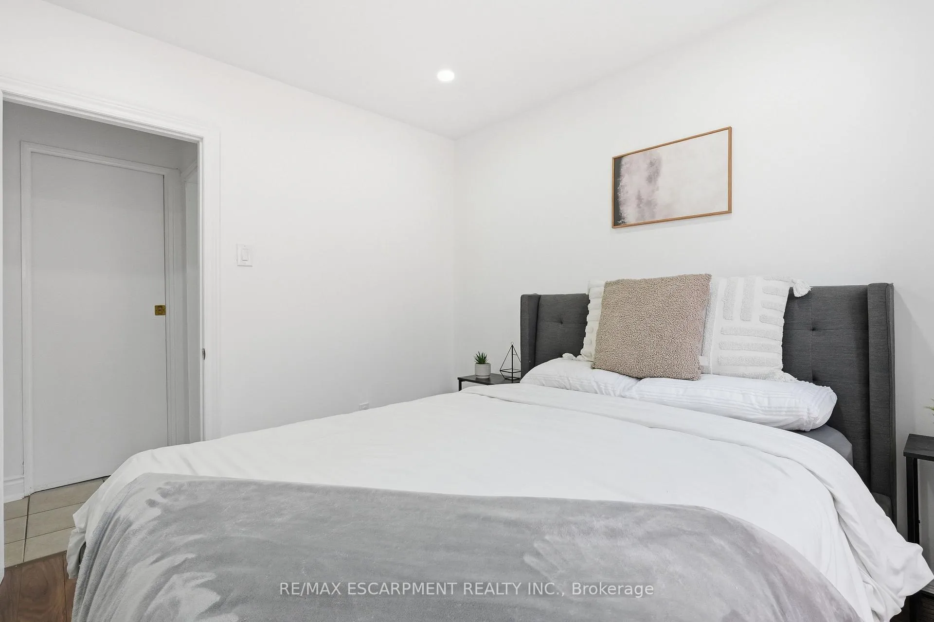 Photo 14 of 141 McAnulty Boulevard, Hamilton, Industrial Sector — HOMEH