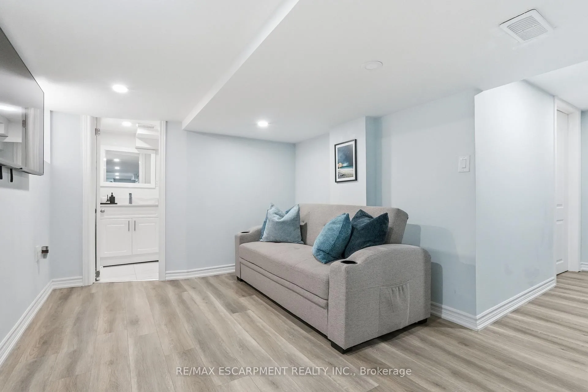 Photo 26 of 141 McAnulty Boulevard, Hamilton, Industrial Sector — HOMEH