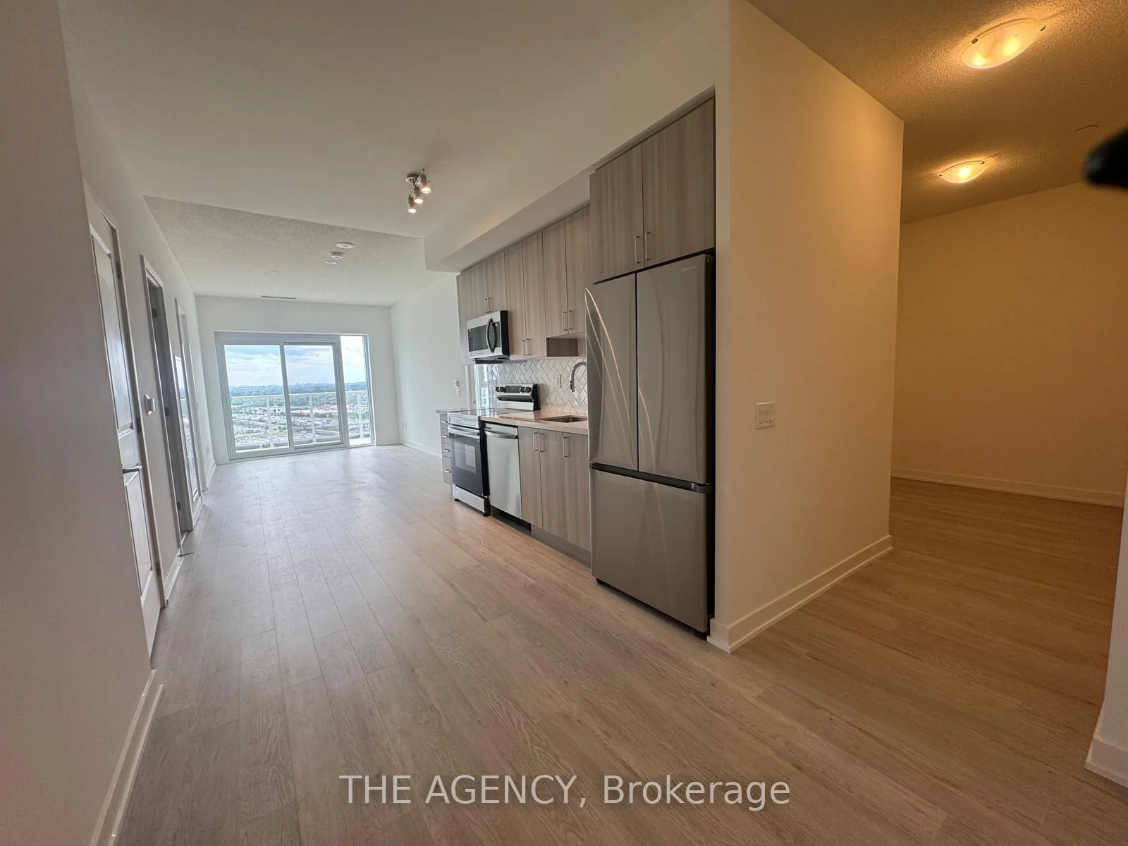Photo 11 of Unit 2707, 1010 Sandy Beach Road, Pickering, Bay Ridges — HOMEH