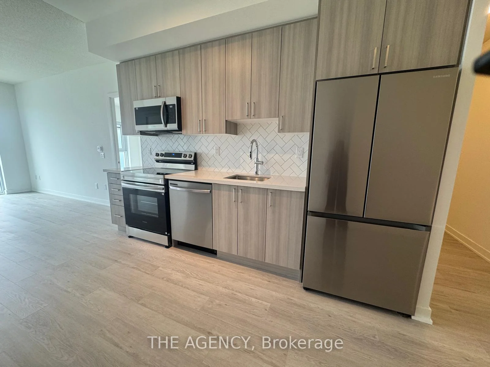 Photo 12 of Unit 2707, 1010 Sandy Beach Road, Pickering, Bay Ridges — HOMEH