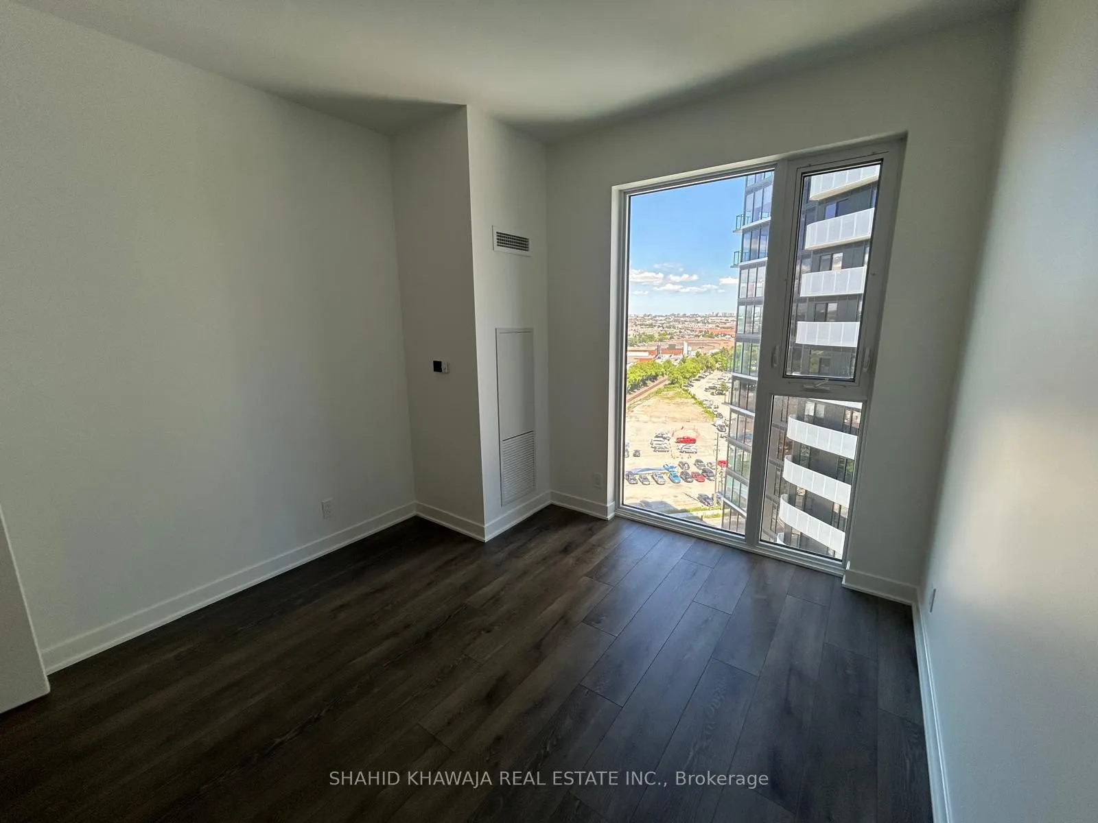 Photo 13 of Unit 1302, 10 Flavelle Trail W, Vaughan, Steeles West Industrial — HOMEH