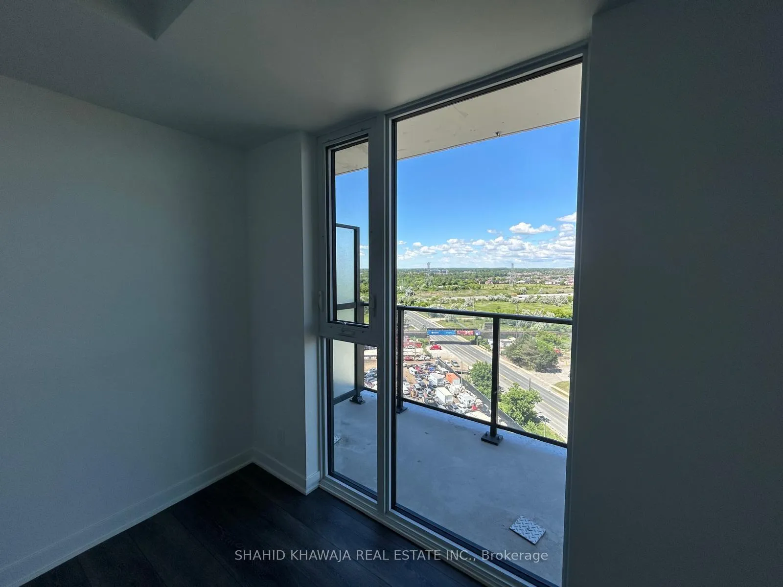 Photo 17 of Unit 1302, 10 Flavelle Trail W, Vaughan, Steeles West Industrial — HOMEH