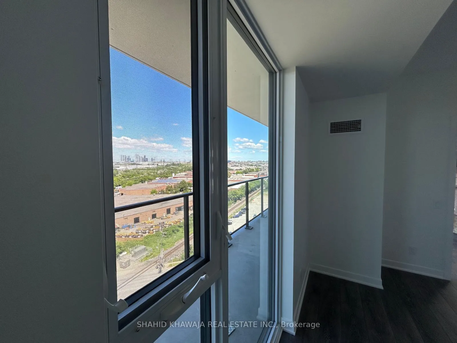Photo 18 of Unit 1302, 10 Flavelle Trail W, Vaughan, Steeles West Industrial — HOMEH
