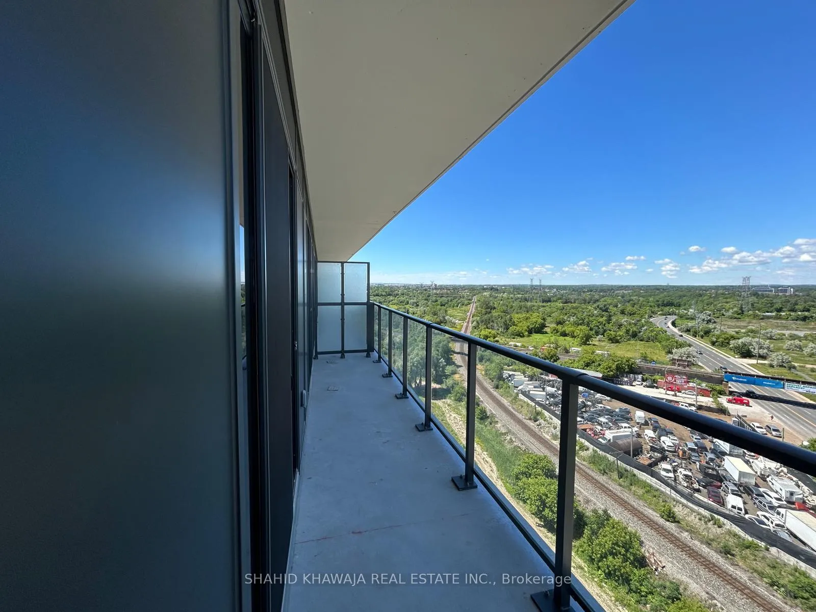 Photo 21 of Unit 1302, 10 Flavelle Trail W, Vaughan, Steeles West Industrial — HOMEH