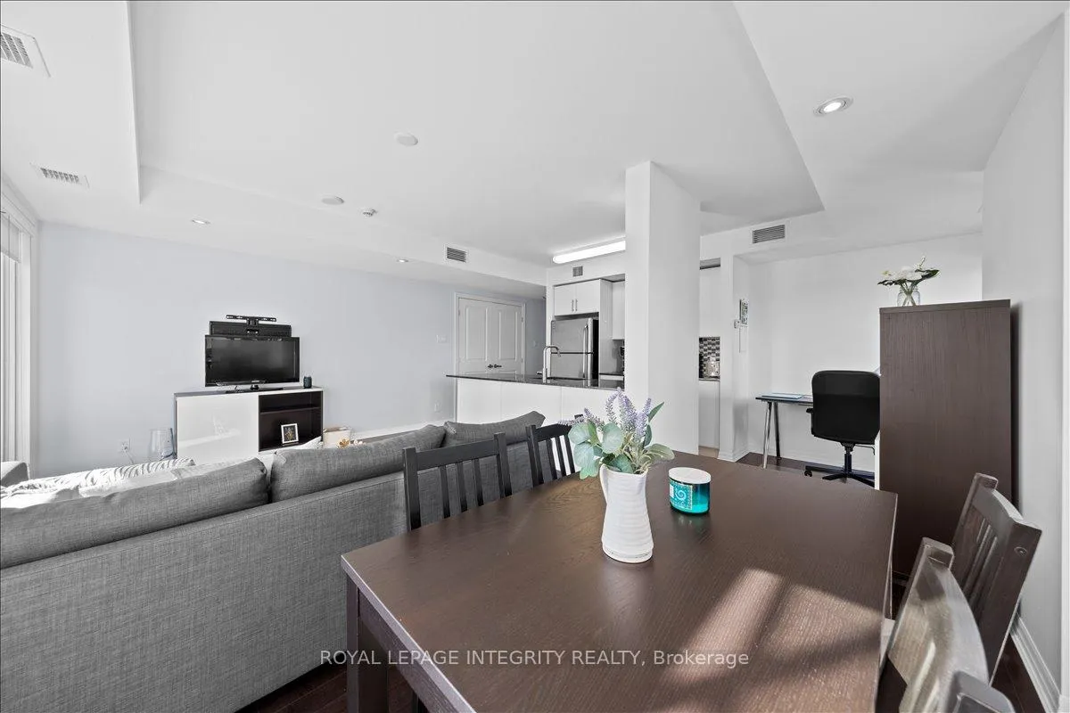 Photo 9 of Unit 909, 242 Rideau Street, Ottawa, Sandy Hill — HOMEH