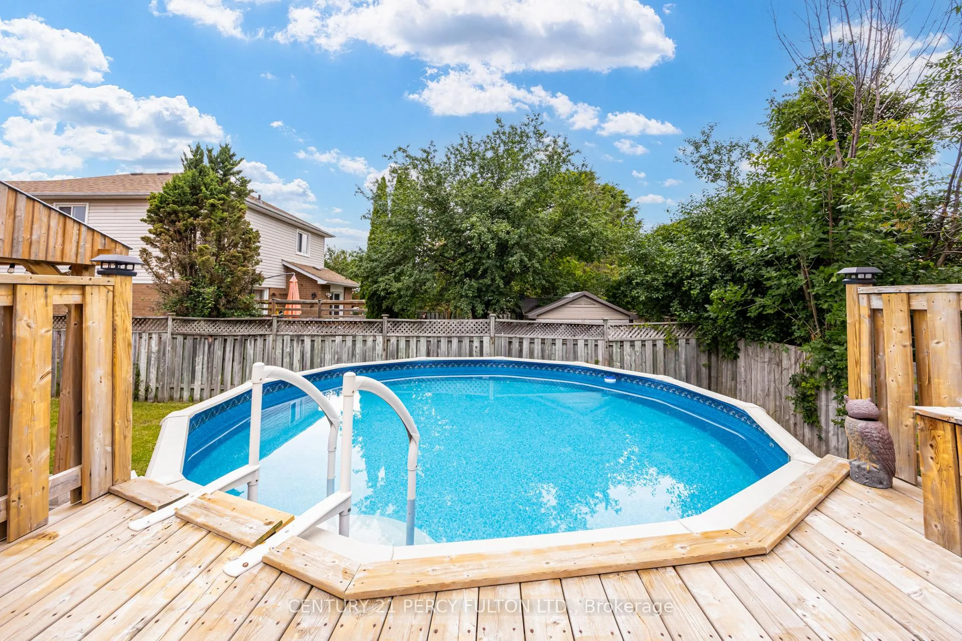 Photo 2 of 15 Jollow Drive, Clarington, Bowmanville — HOMEH