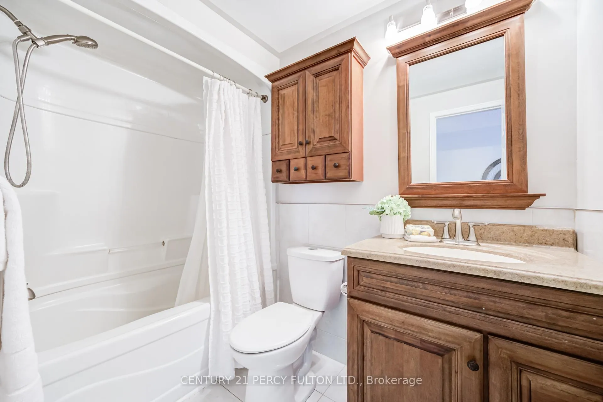 Photo 23 of 15 Jollow Drive, Clarington, Bowmanville — HOMEH