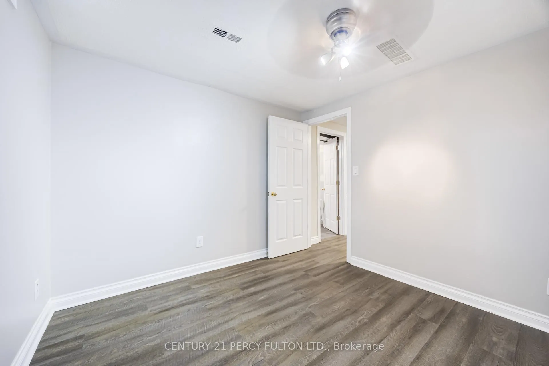Photo 37 of 15 Jollow Drive, Clarington, Bowmanville — HOMEH