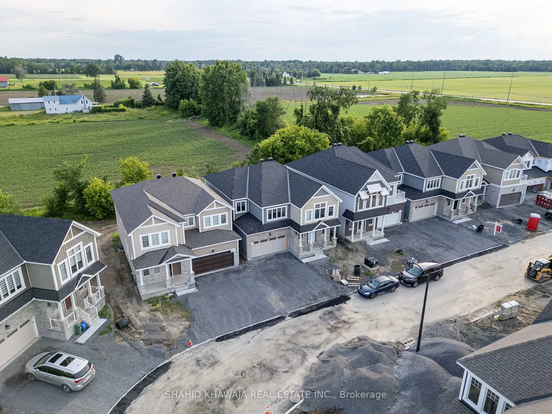 Photo 3 of 93 Hackamore Crescent, Ottawa, Goulbourn Twp From Franktown Rd/South To Rideau — HOMEH