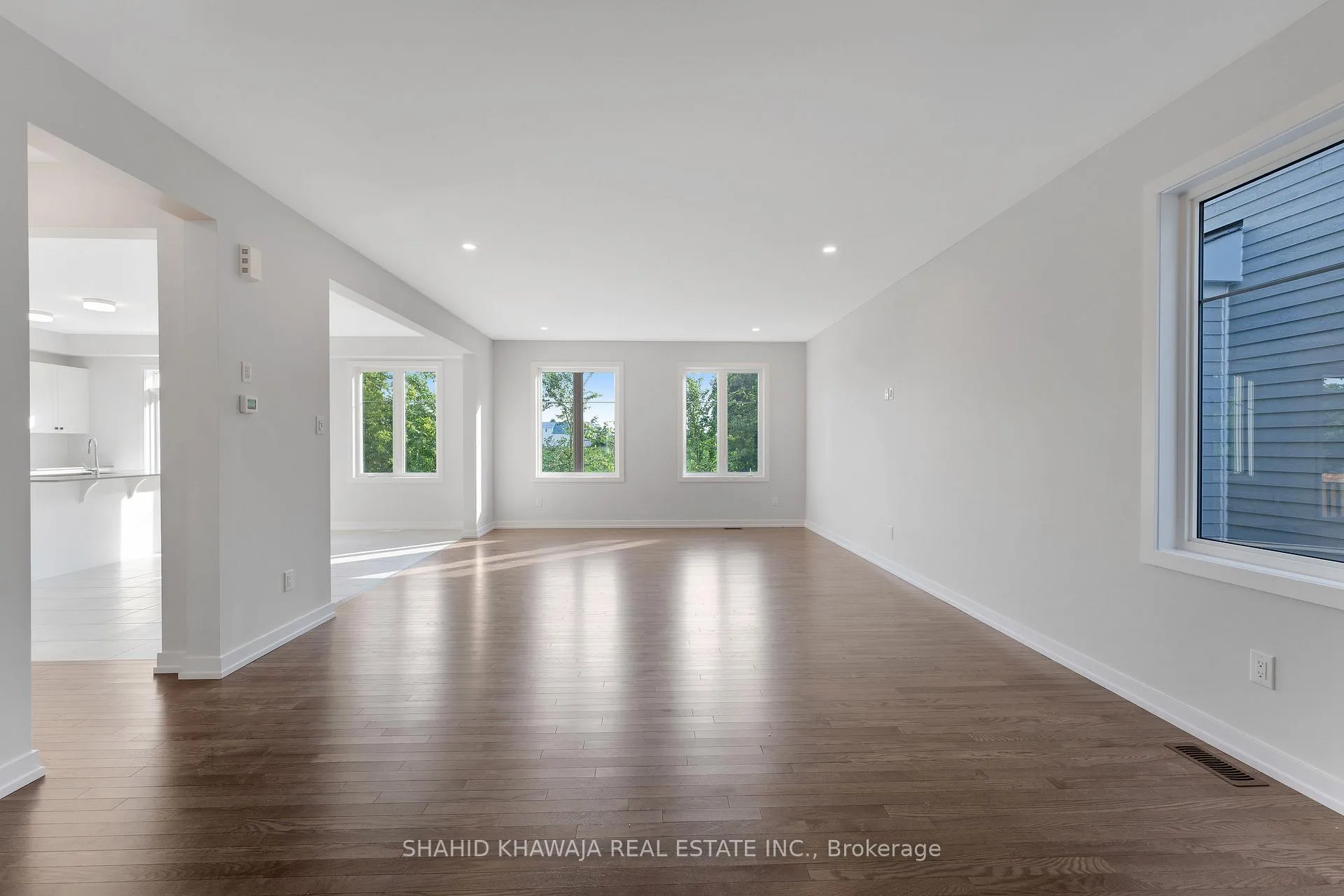 Photo 6 of 93 Hackamore Crescent, Ottawa, Goulbourn Twp From Franktown Rd/South To Rideau — HOMEH