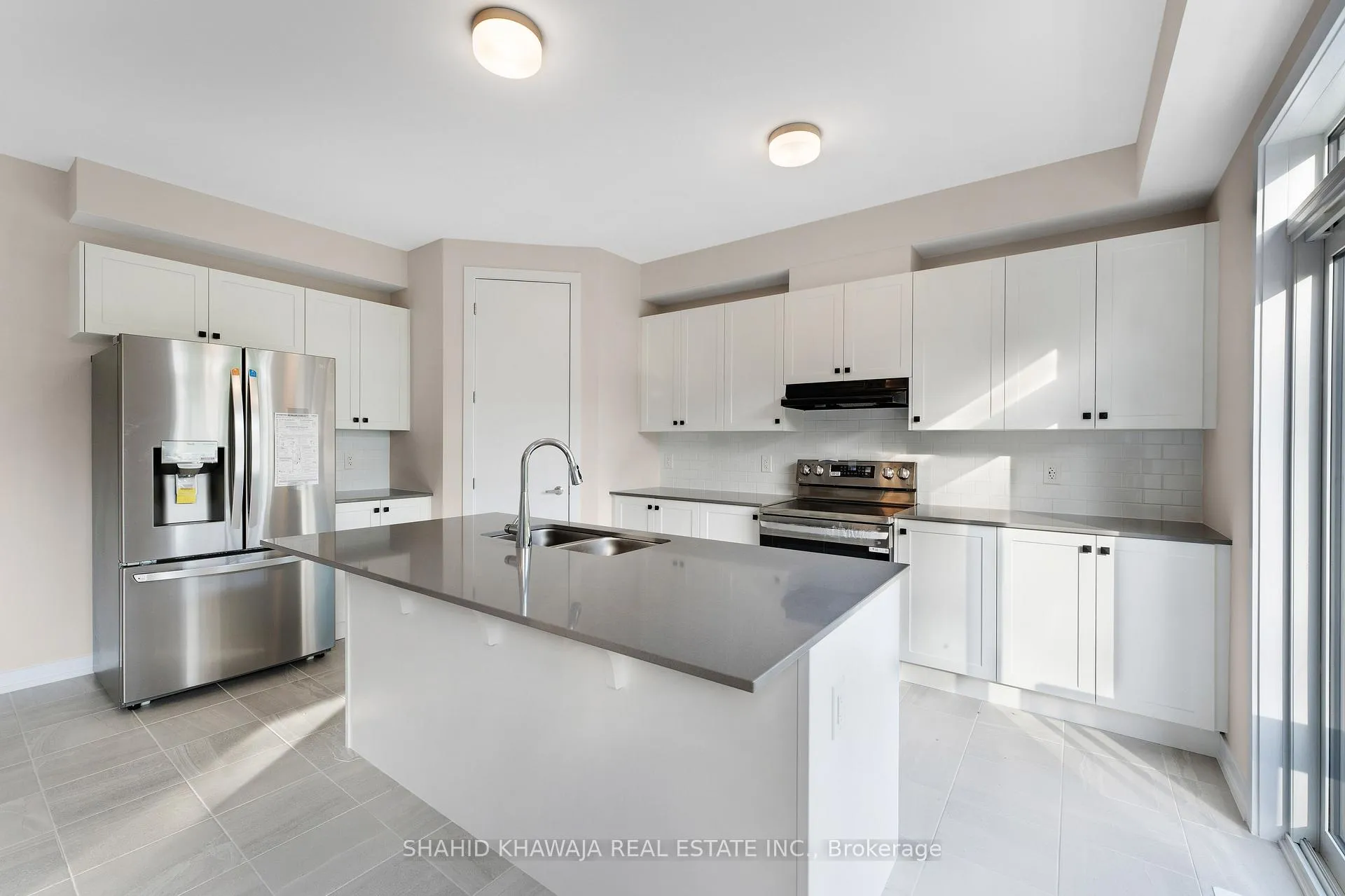 Photo 11 of 93 Hackamore Crescent, Ottawa, Goulbourn Twp From Franktown Rd/South To Rideau — HOMEH