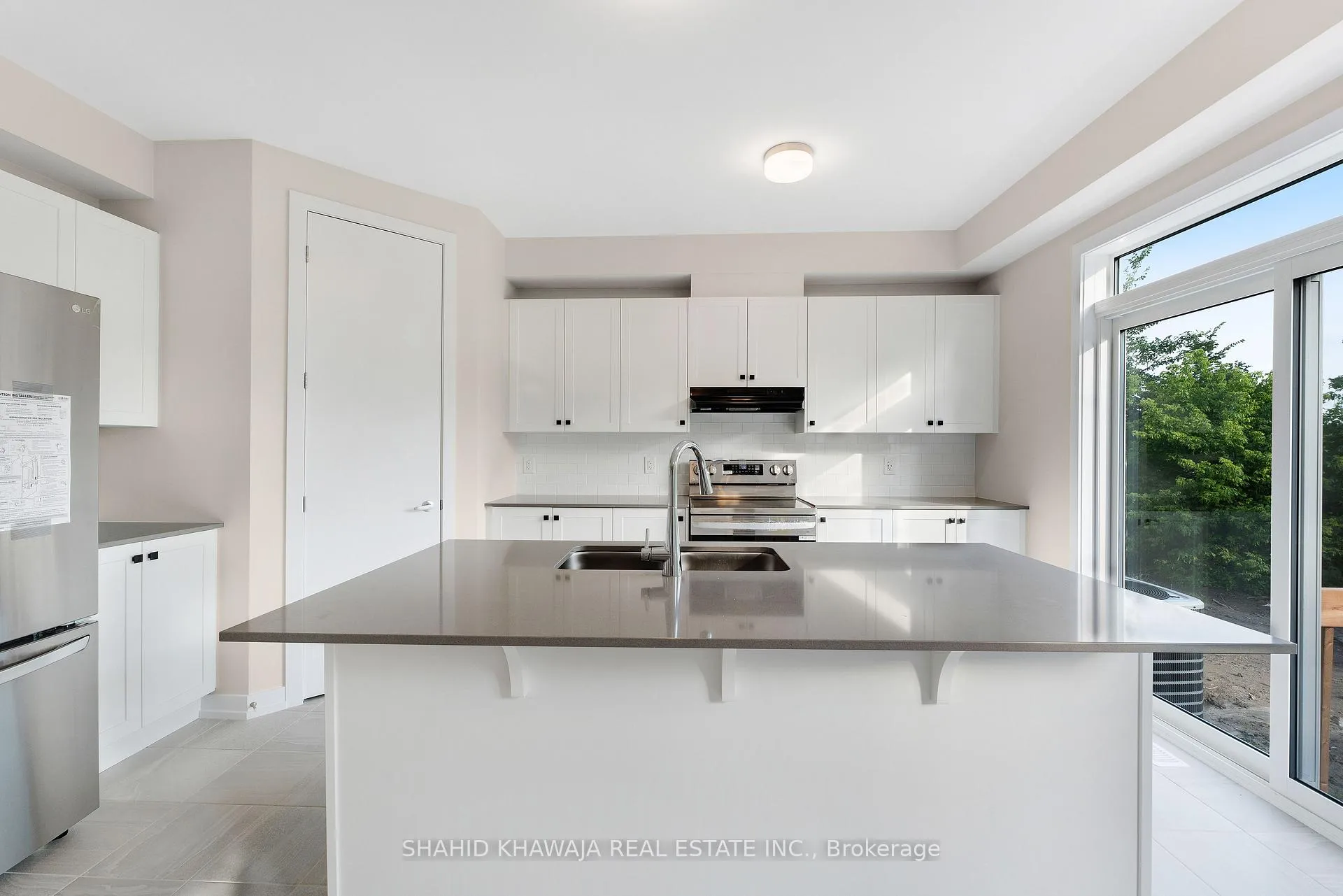 Photo 13 of 93 Hackamore Crescent, Ottawa, Goulbourn Twp From Franktown Rd/South To Rideau — HOMEH