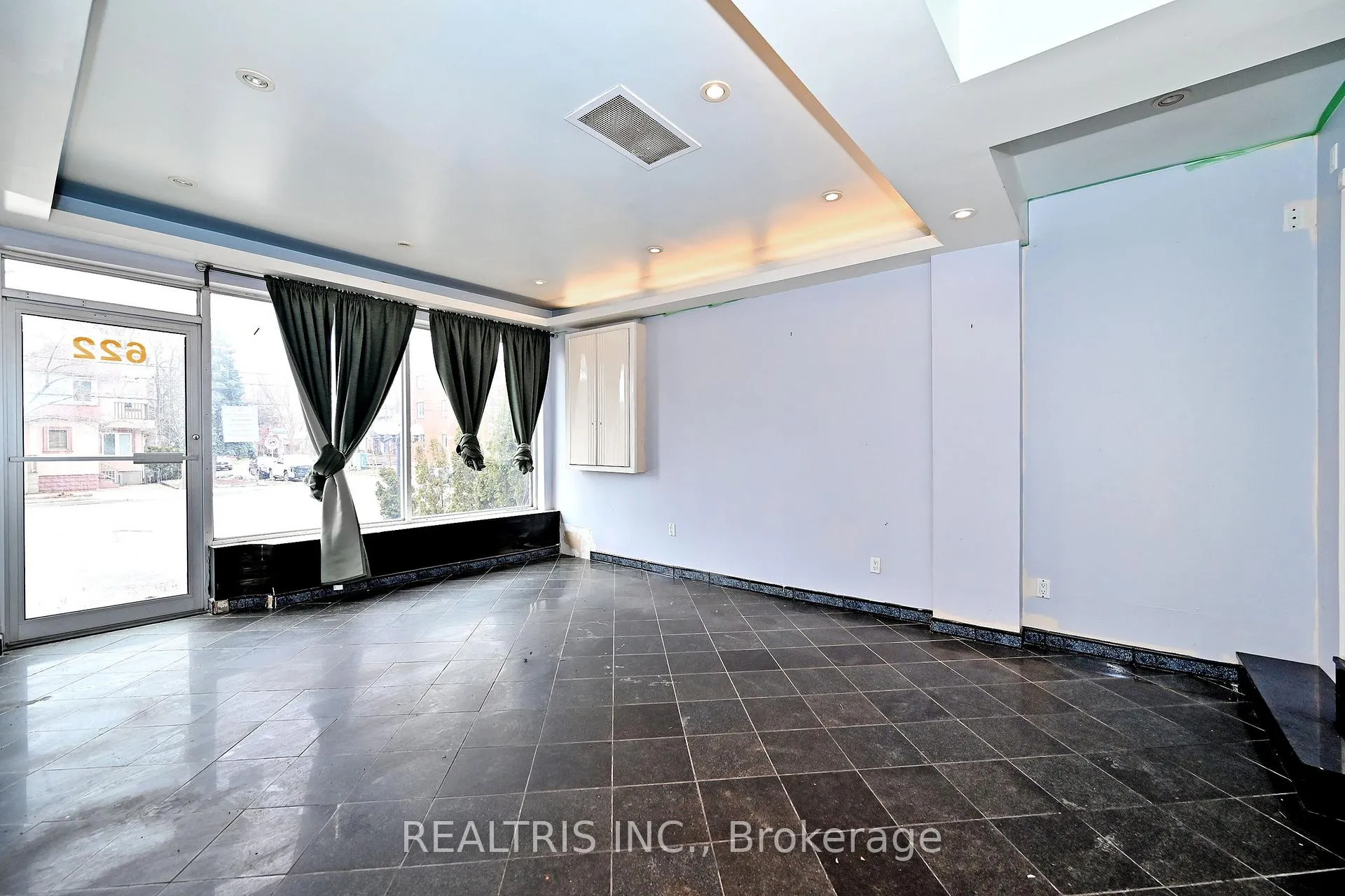 Photo 16 of 622 The Queensway, Etobicoke, Stonegate-Queensway — HOMEH