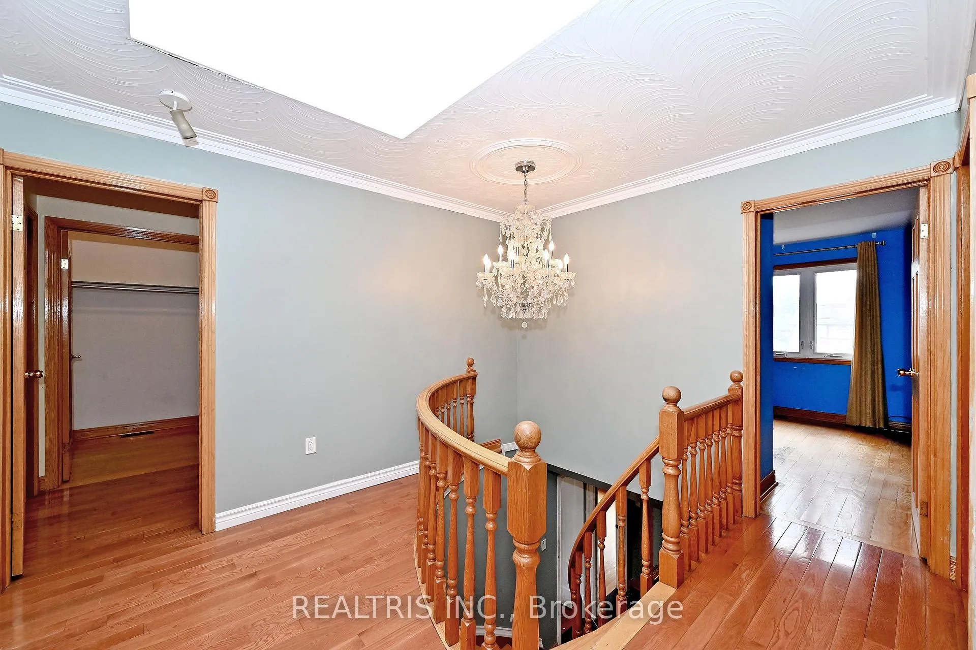 Photo 18 of 622 The Queensway, Etobicoke, Stonegate-Queensway — HOMEH