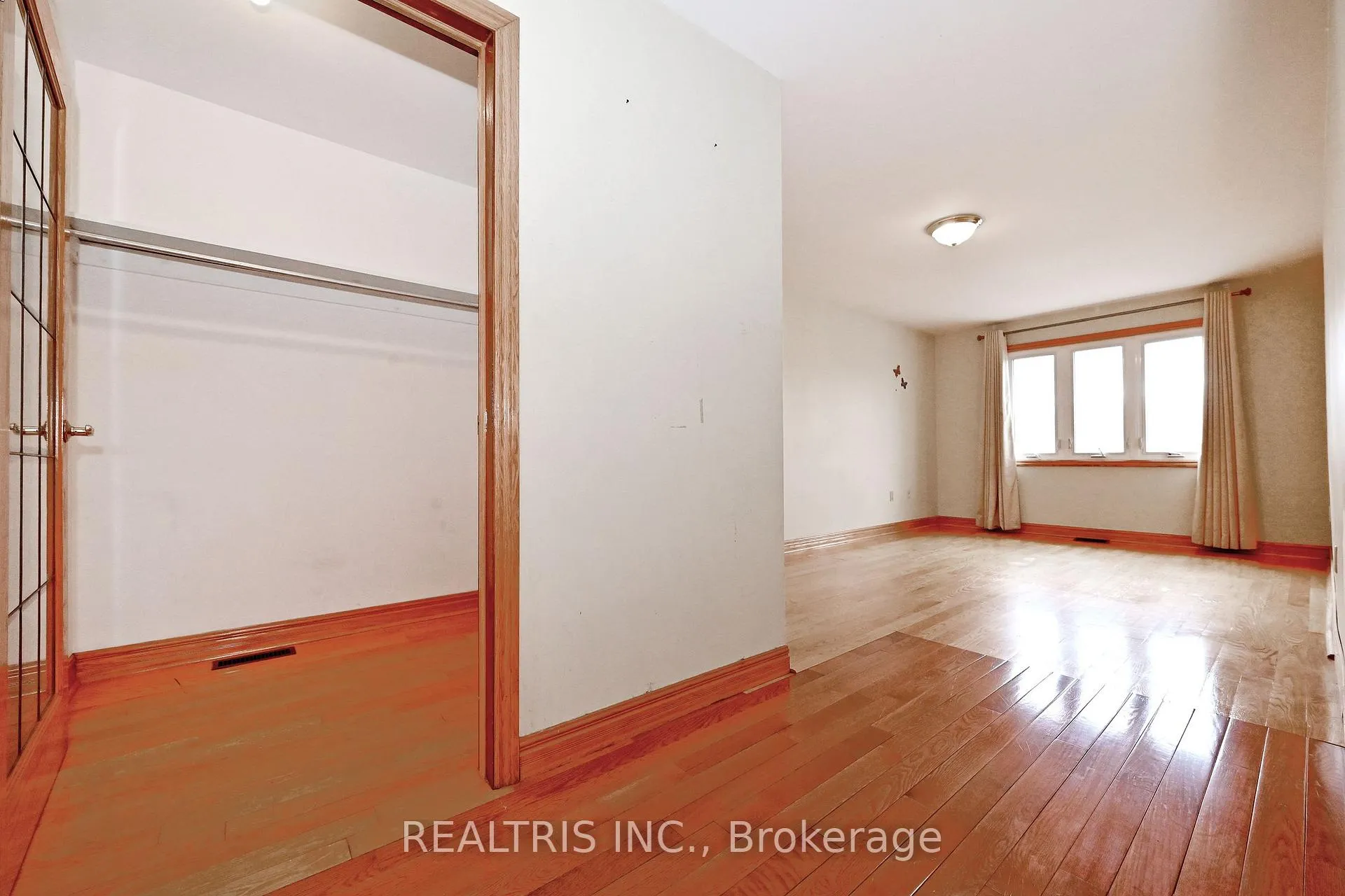 Photo 19 of 622 The Queensway, Etobicoke, Stonegate-Queensway — HOMEH