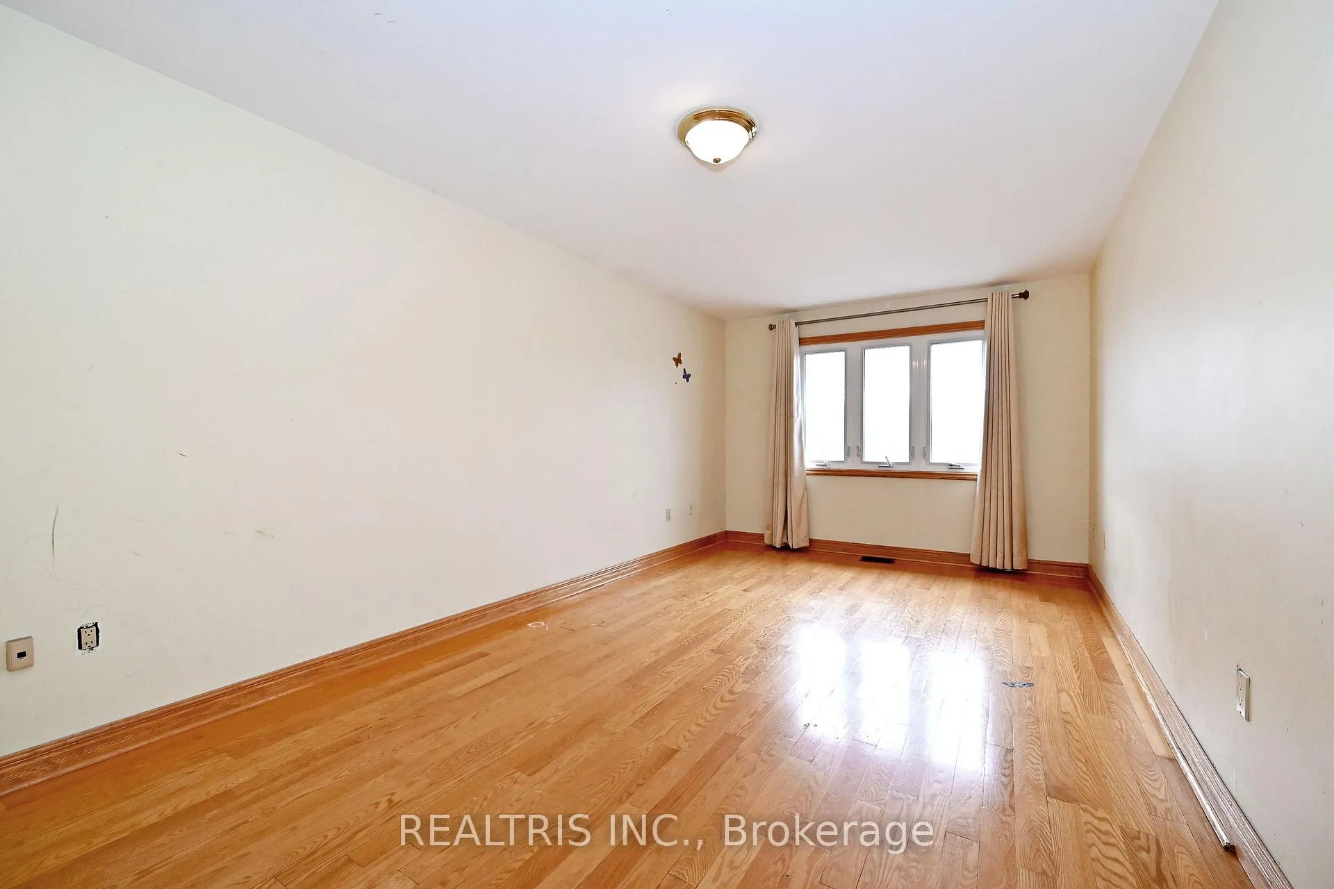 Photo 20 of 622 The Queensway, Etobicoke, Stonegate-Queensway — HOMEH