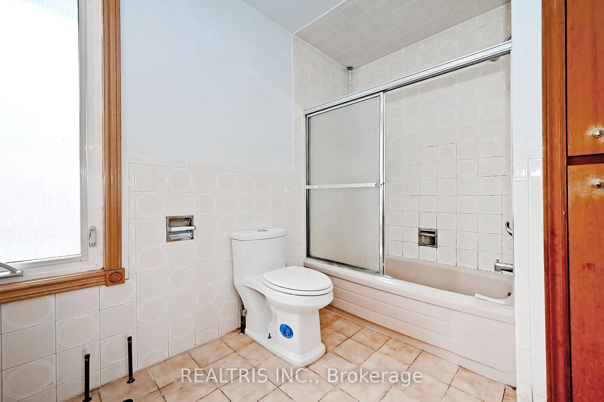 Photo 22 of 622 The Queensway, Etobicoke, Stonegate-Queensway — HOMEH