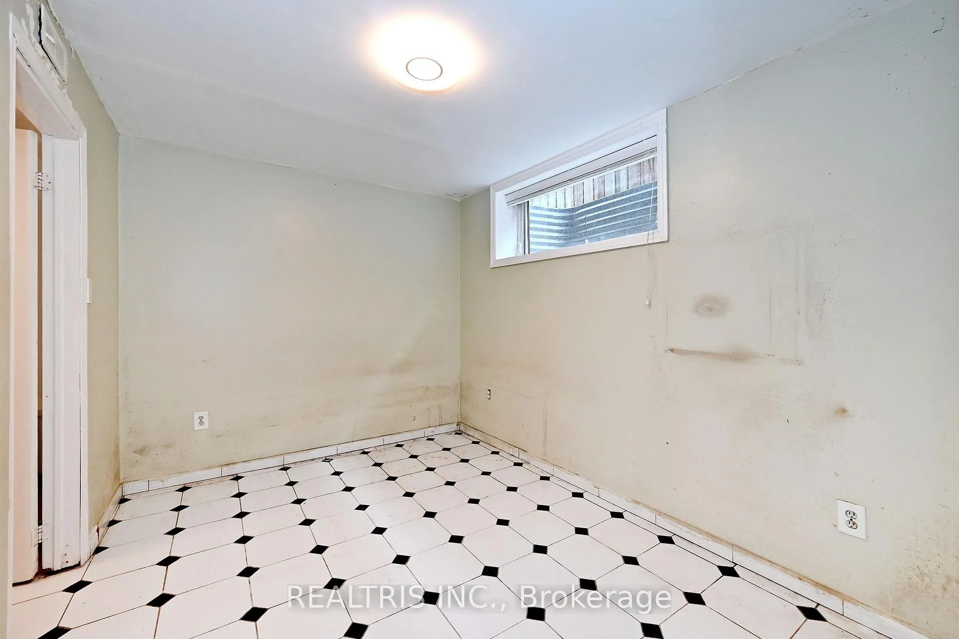 Photo 31 of 622 The Queensway, Etobicoke, Stonegate-Queensway — HOMEH