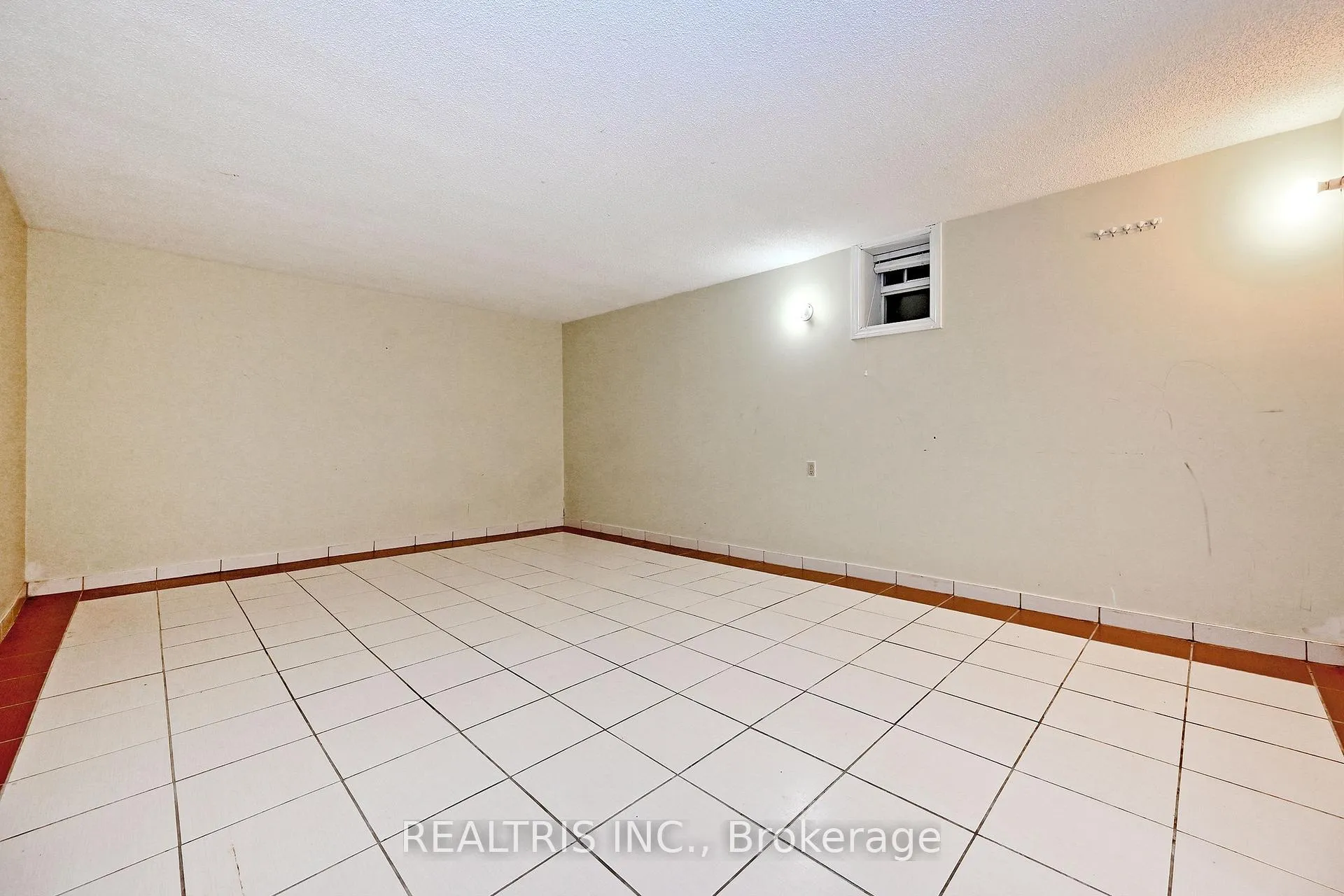 Photo 33 of 622 The Queensway, Etobicoke, Stonegate-Queensway — HOMEH