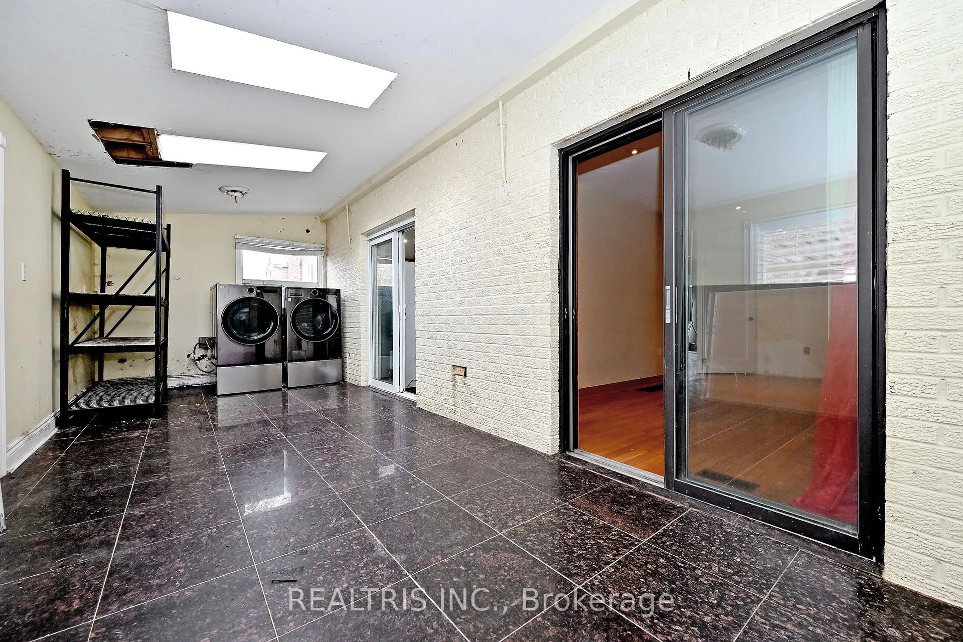 Photo 36 of 622 The Queensway, Etobicoke, Stonegate-Queensway — HOMEH