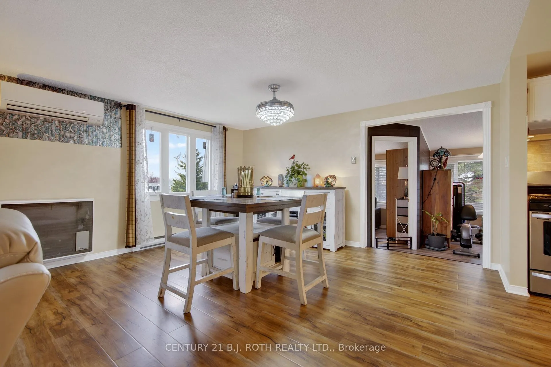 Photo 18 of 25 Comforts Cove Court, Innisfil, Rural Innisfil — HOMEH