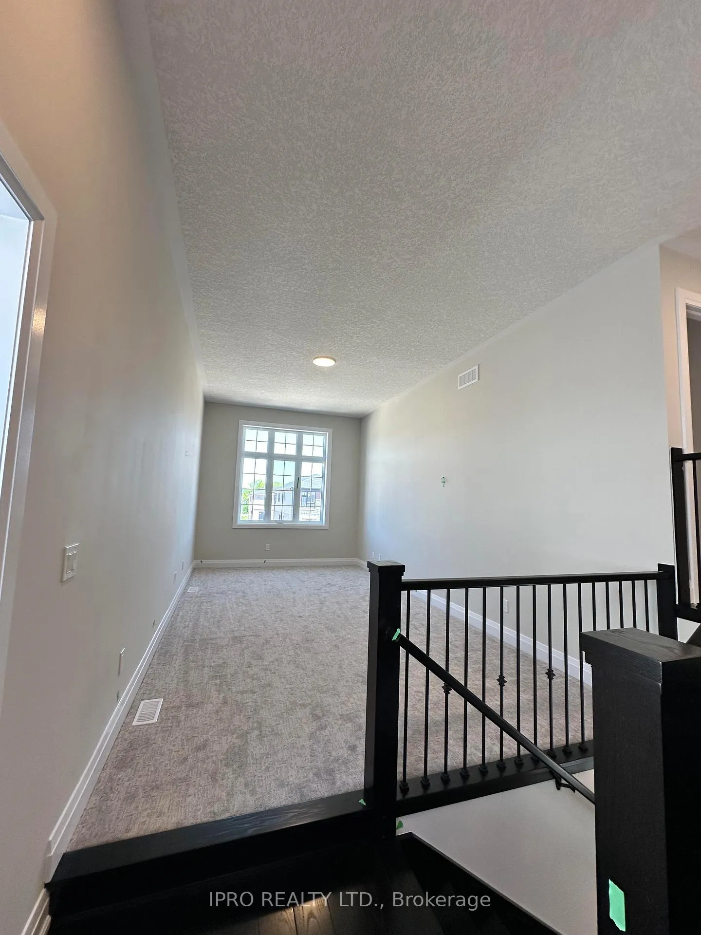 Photo 9 of 11 Jacob Detweiller Drive, Kitchener — HOMEH