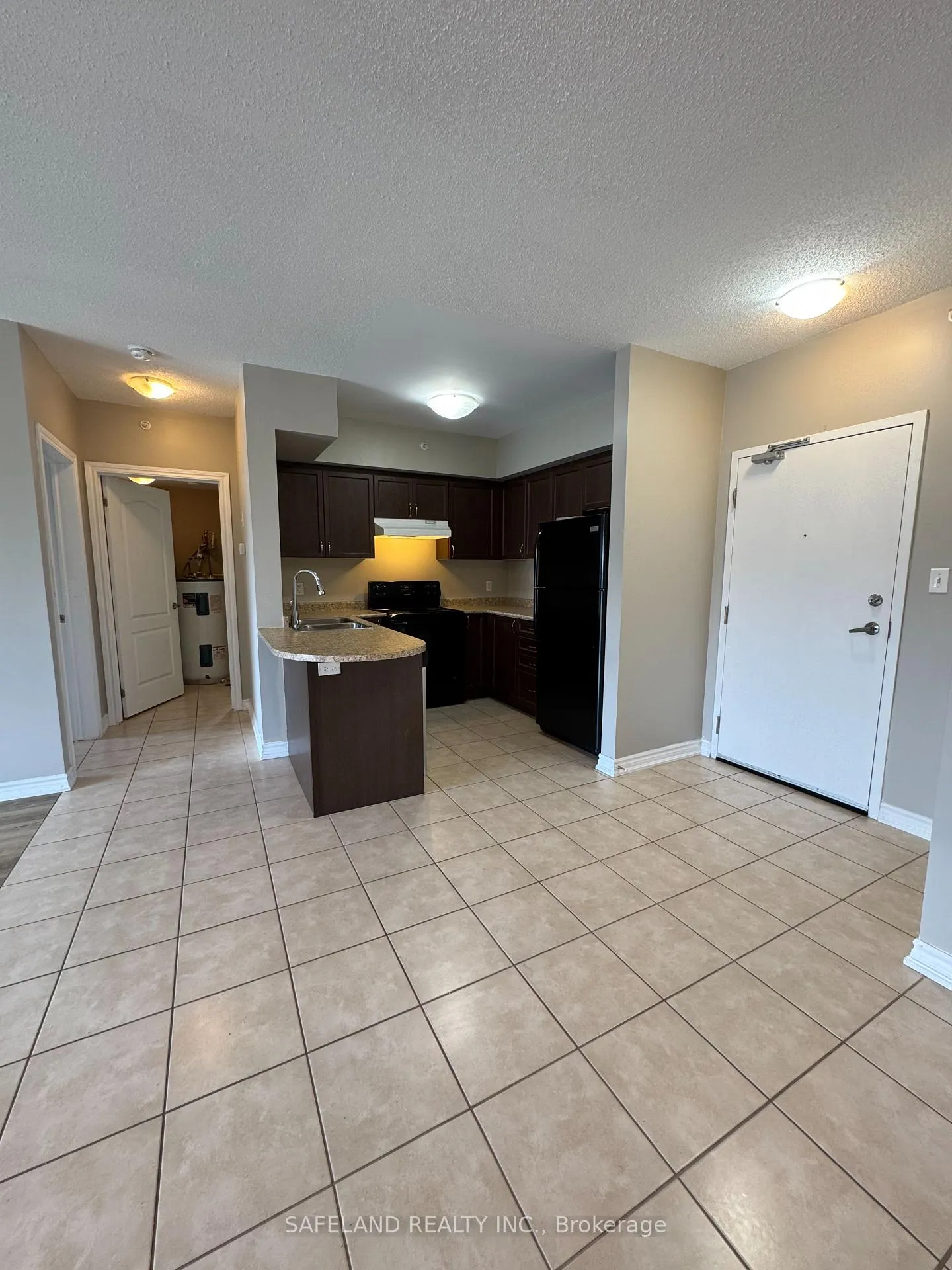 Photo 5 of Unit 404, 39 Ferndale Drive S, Barrie, Ardagh — HOMEH