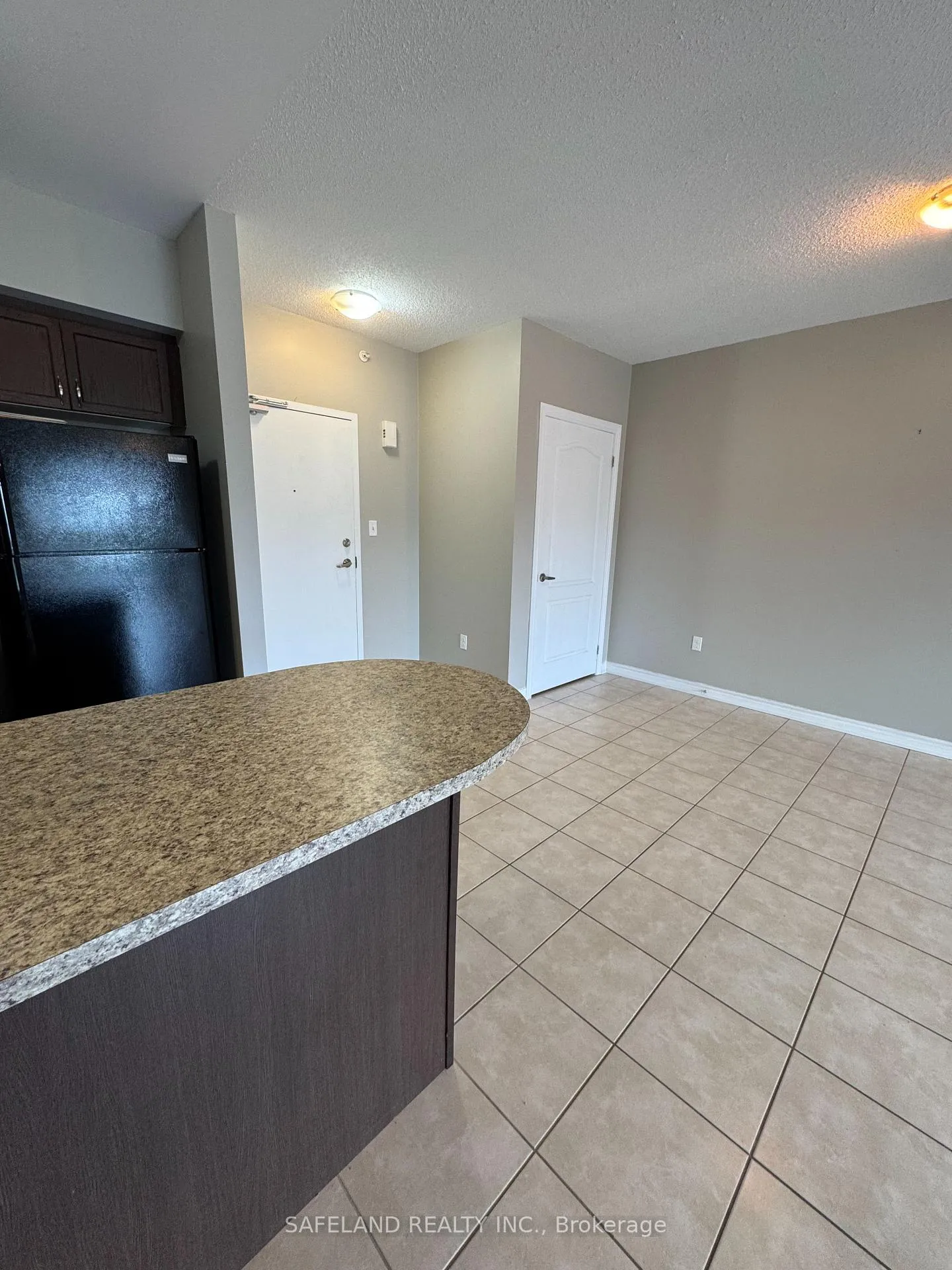 Photo 6 of Unit 404, 39 Ferndale Drive S, Barrie, Ardagh — HOMEH