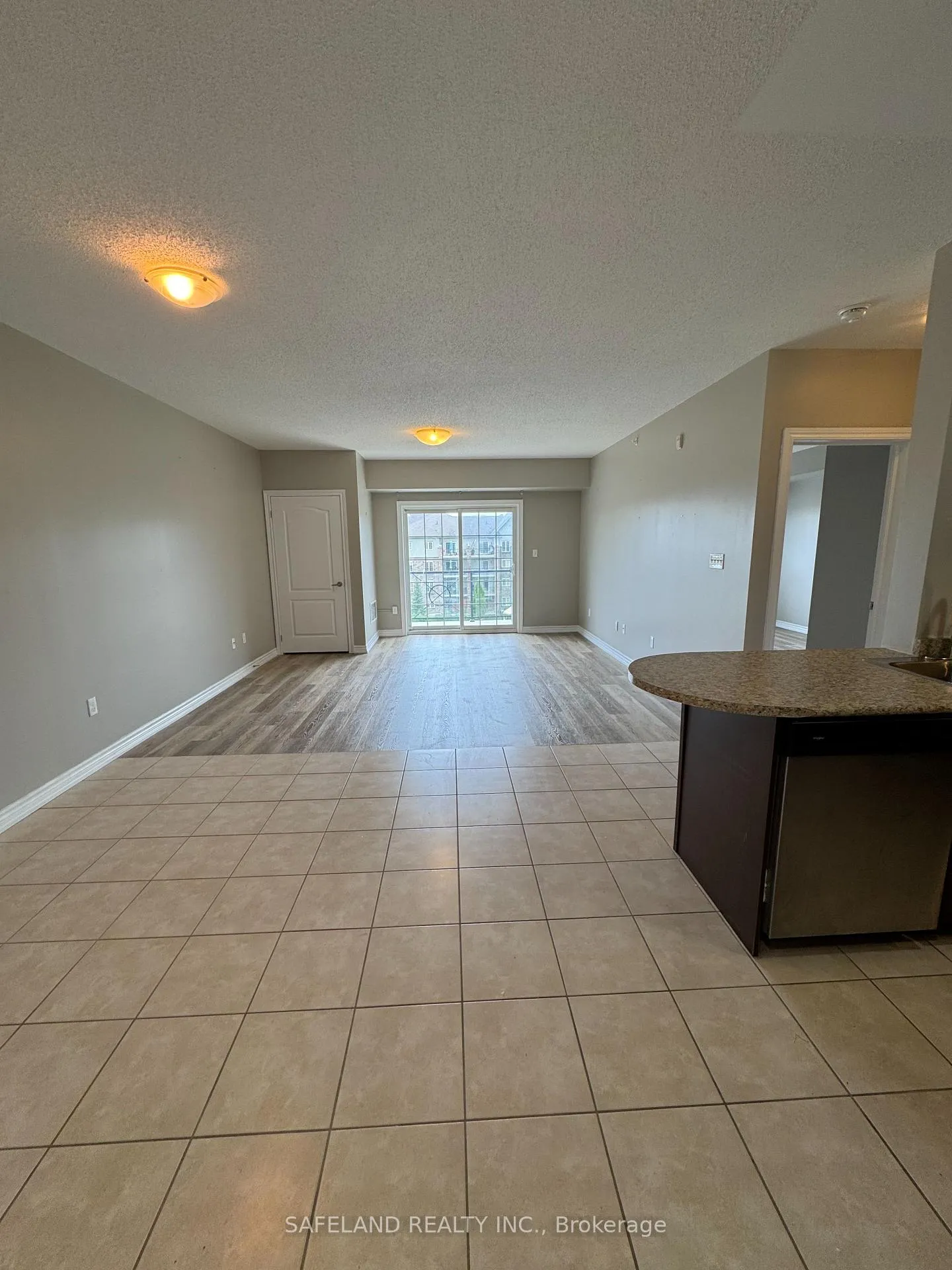 Photo 7 of Unit 404, 39 Ferndale Drive S, Barrie, Ardagh — HOMEH