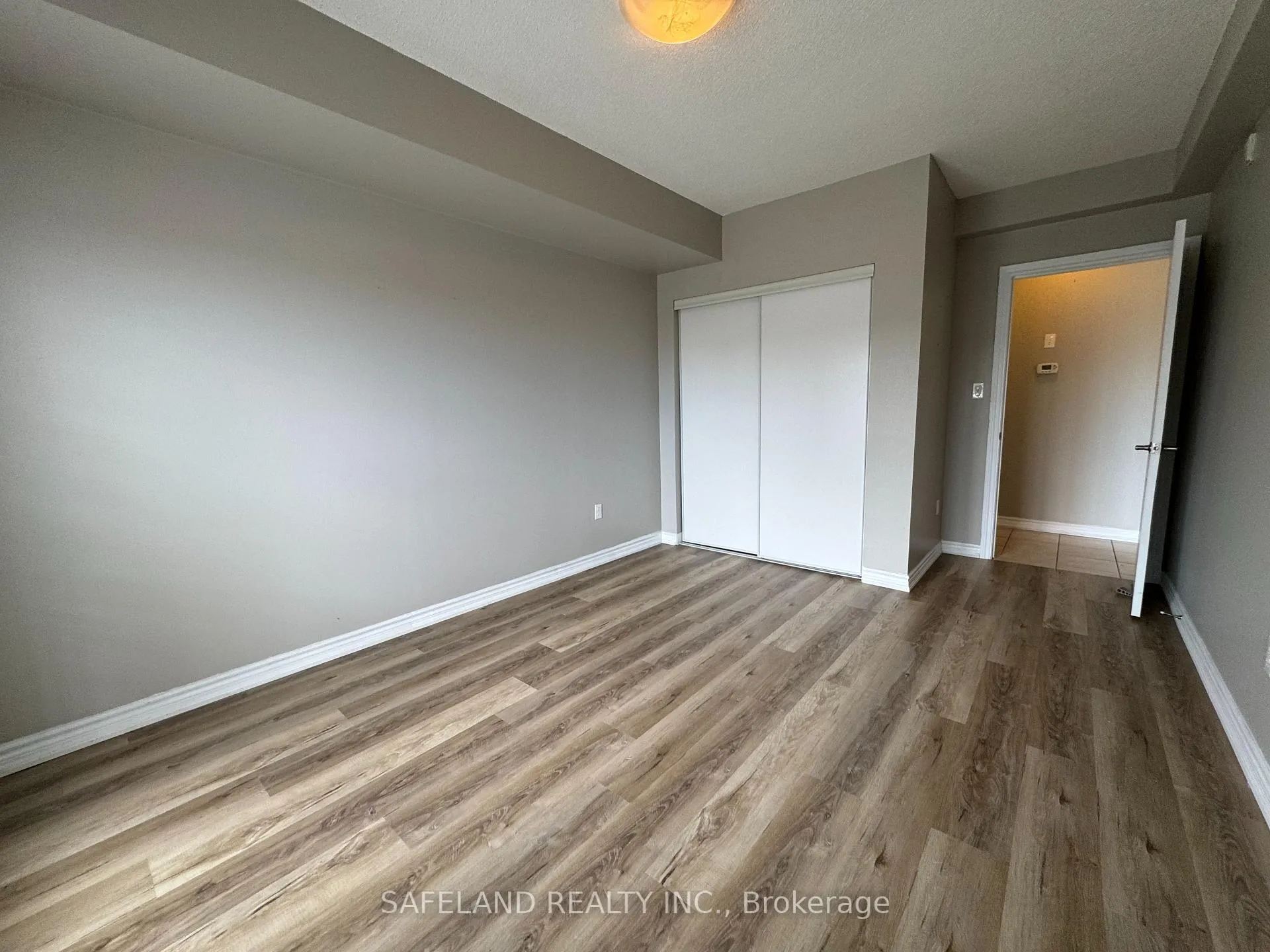 Photo 10 of Unit 404, 39 Ferndale Drive S, Barrie, Ardagh — HOMEH