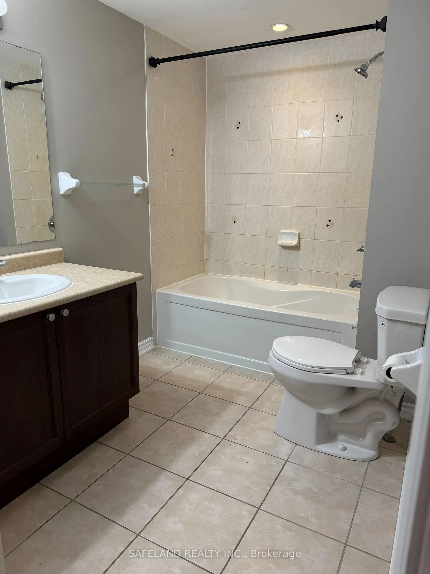 Photo 11 of Unit 404, 39 Ferndale Drive S, Barrie, Ardagh — HOMEH