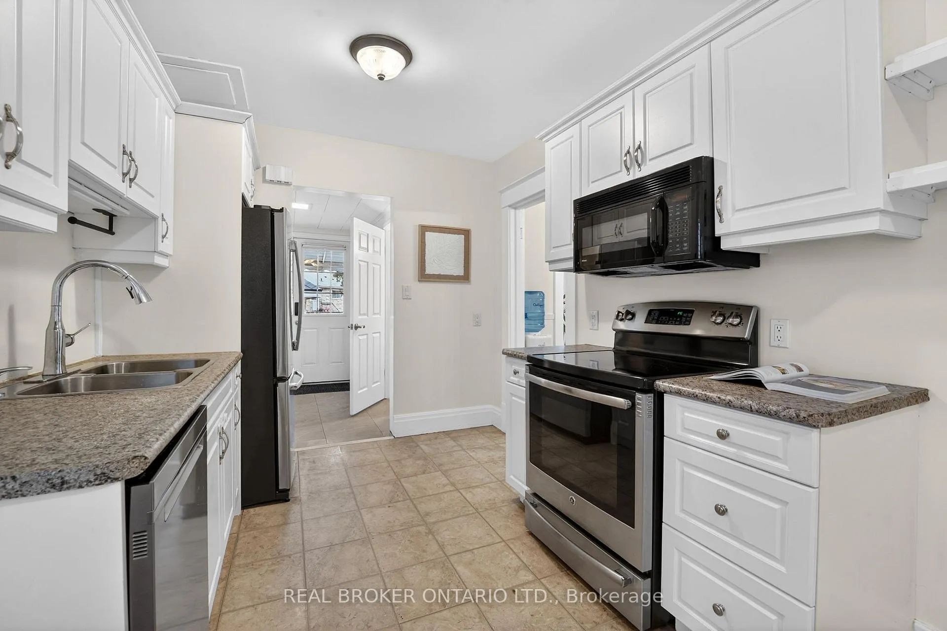 Photo 11 of 55 Thomas Street, St. Catharines, Downtown — HOMEH