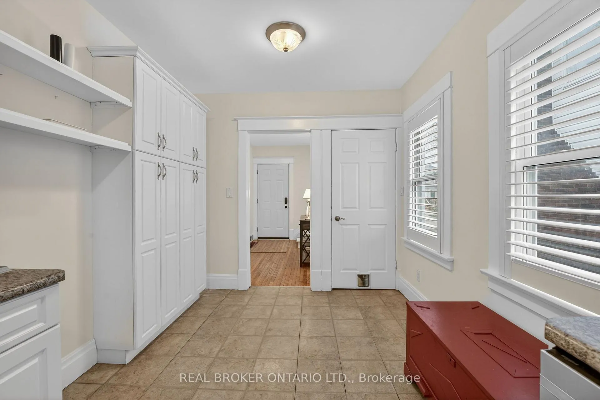 Photo 14 of 55 Thomas Street, St. Catharines, Downtown — HOMEH