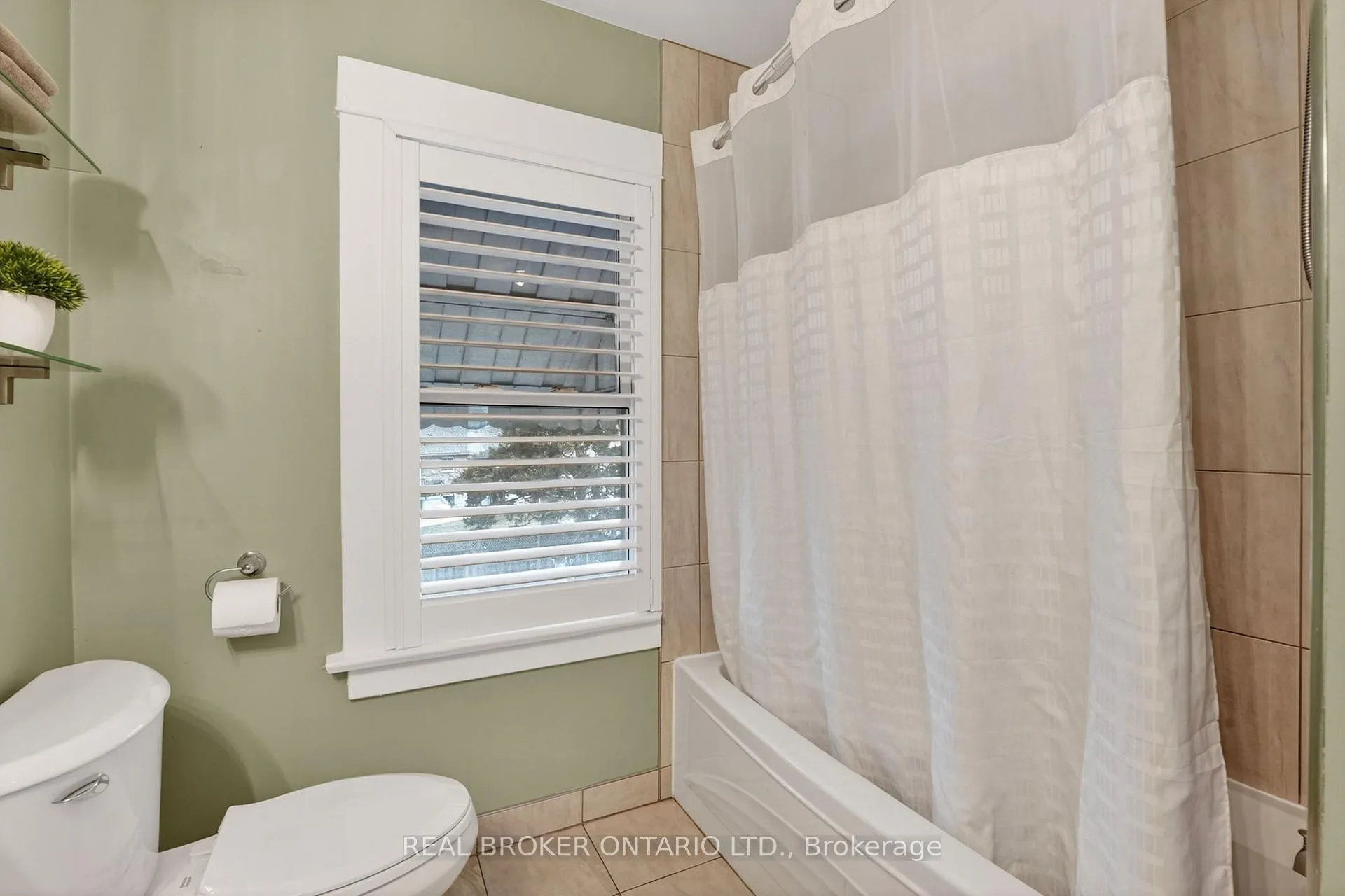 Photo 24 of 55 Thomas Street, St. Catharines, Downtown — HOMEH