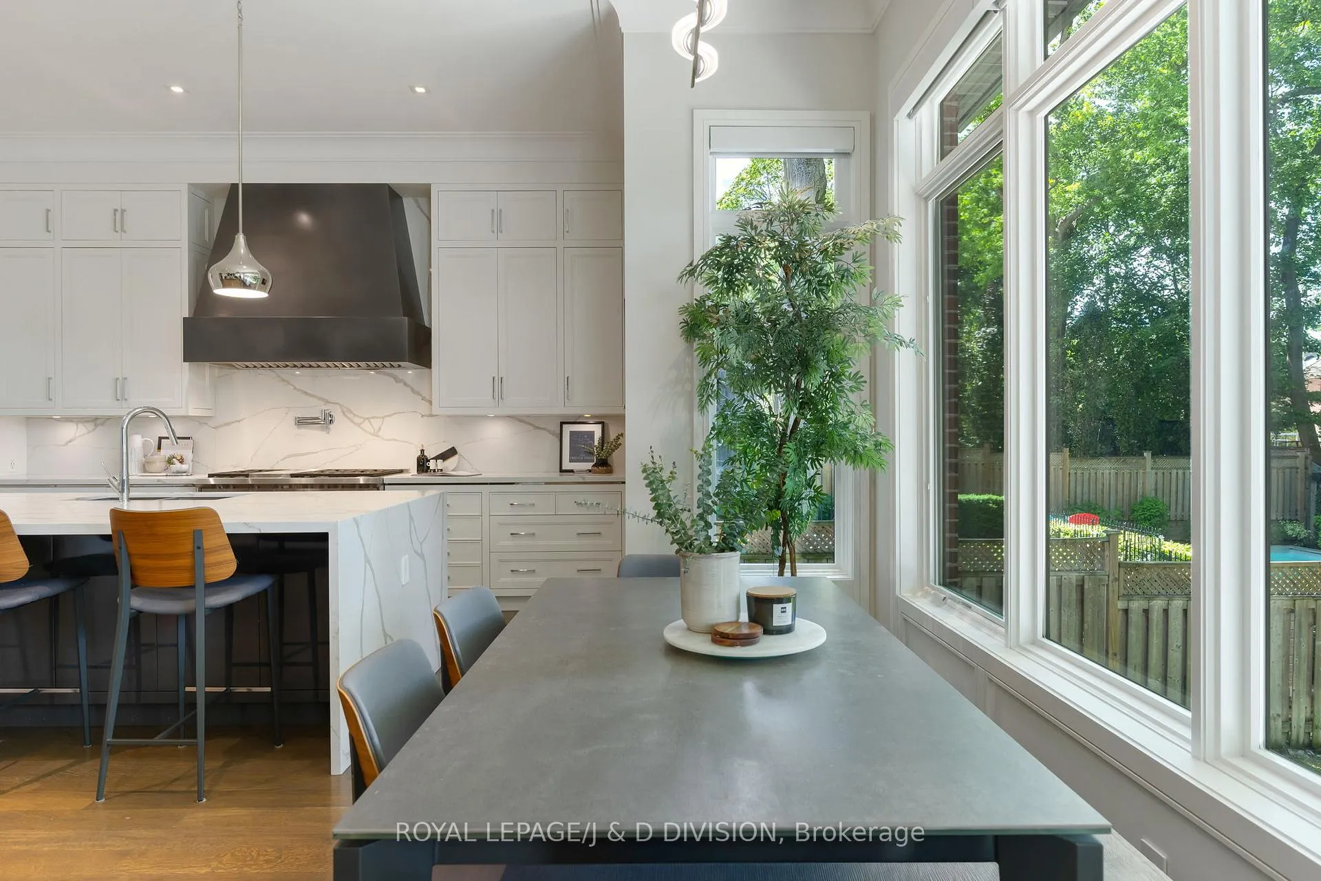 Photo 19 of 224 St Leonard's Avenue, North York, Bridle Path-Sunnybrook-York Mills — HOMEH