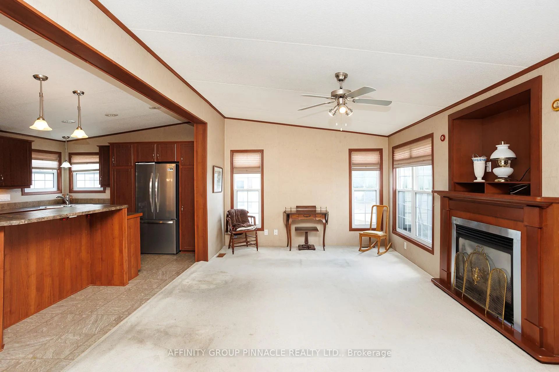 Photo 9 of 20 Creekside Circle, Kawartha Lakes, Verulam — HOMEH