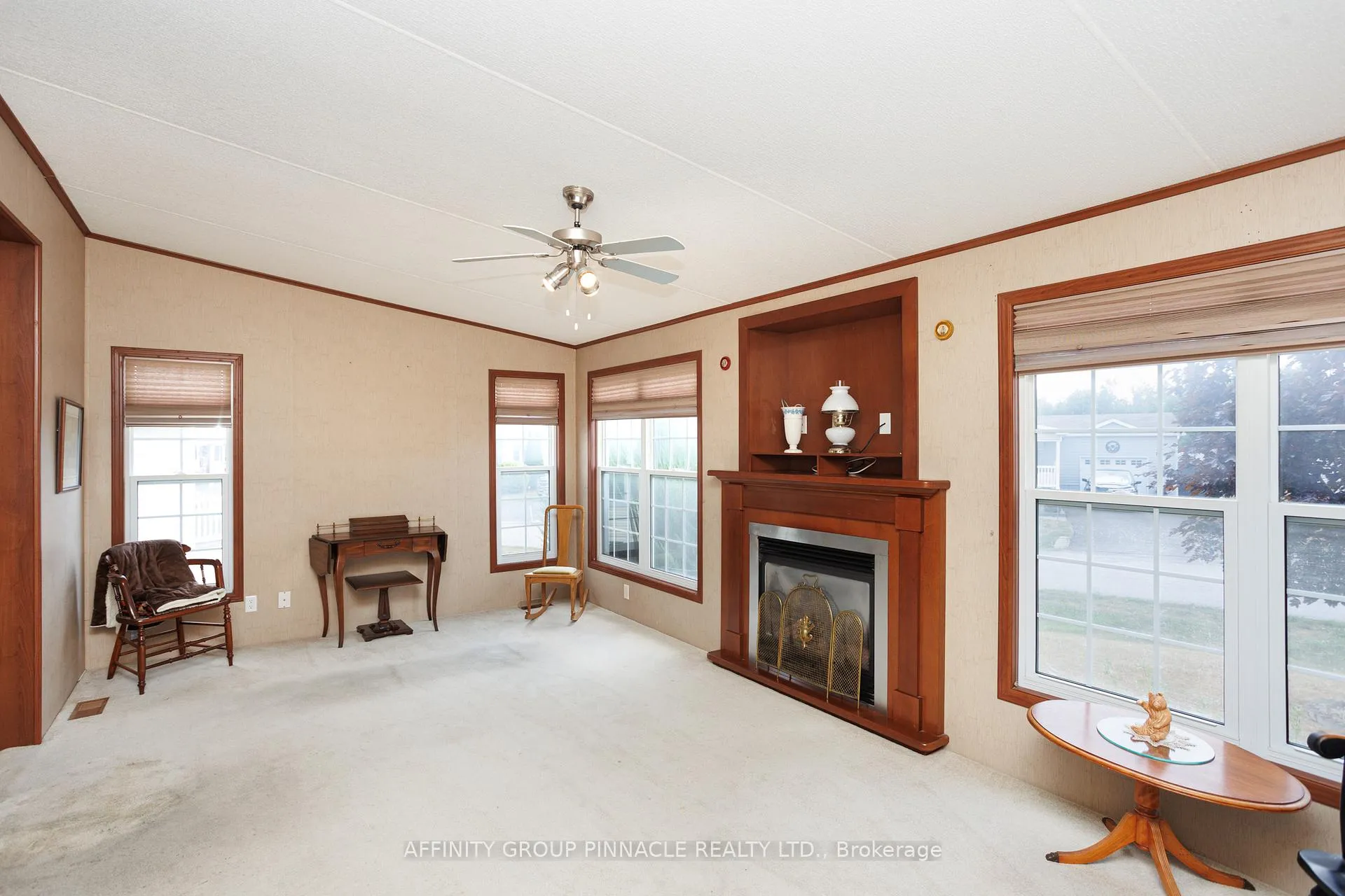 Photo 10 of 20 Creekside Circle, Kawartha Lakes, Verulam — HOMEH