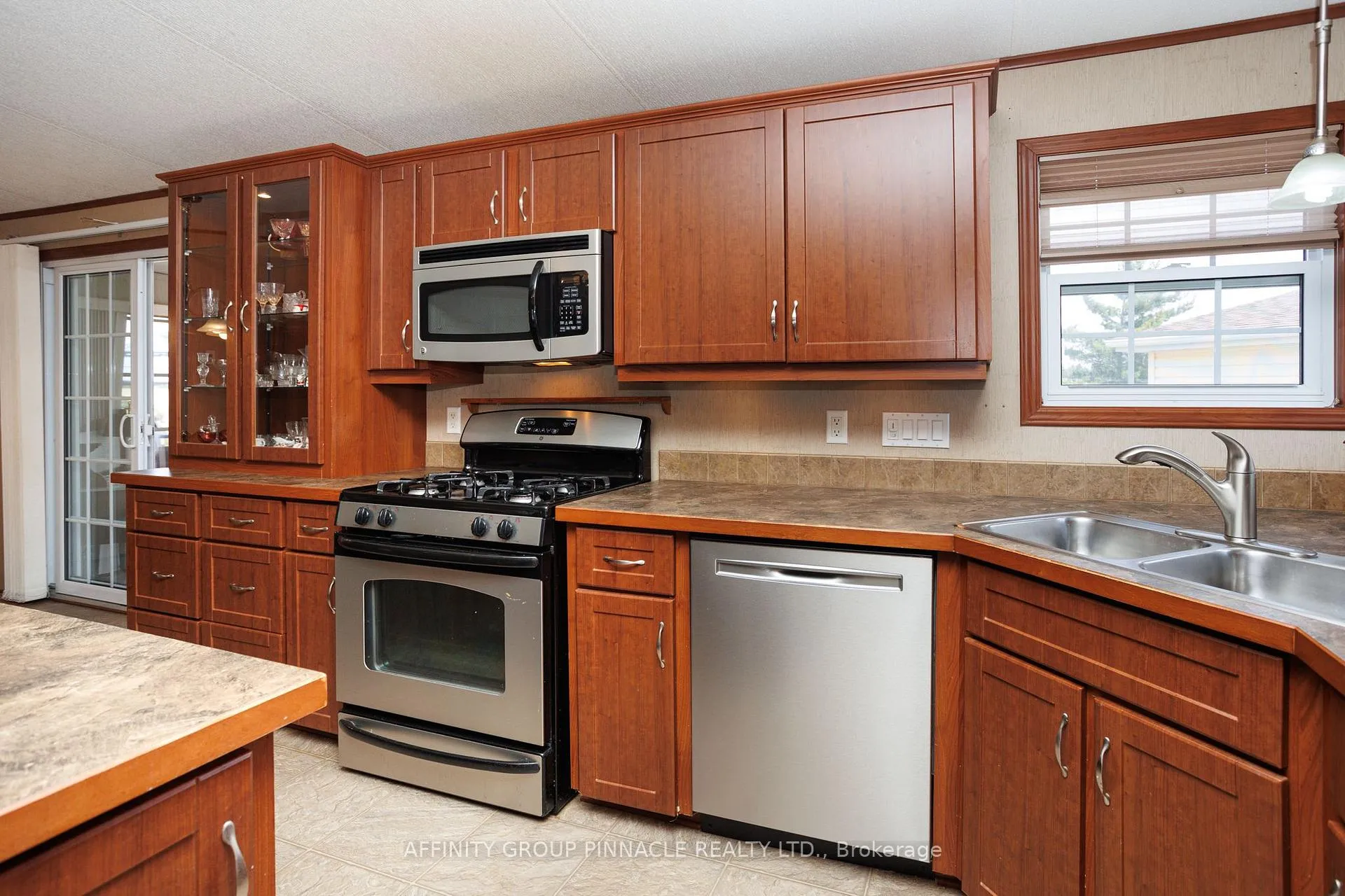 Photo 19 of 20 Creekside Circle, Kawartha Lakes, Verulam — HOMEH