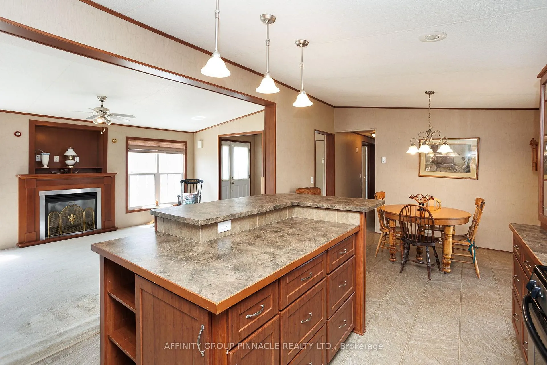Photo 20 of 20 Creekside Circle, Kawartha Lakes, Verulam — HOMEH