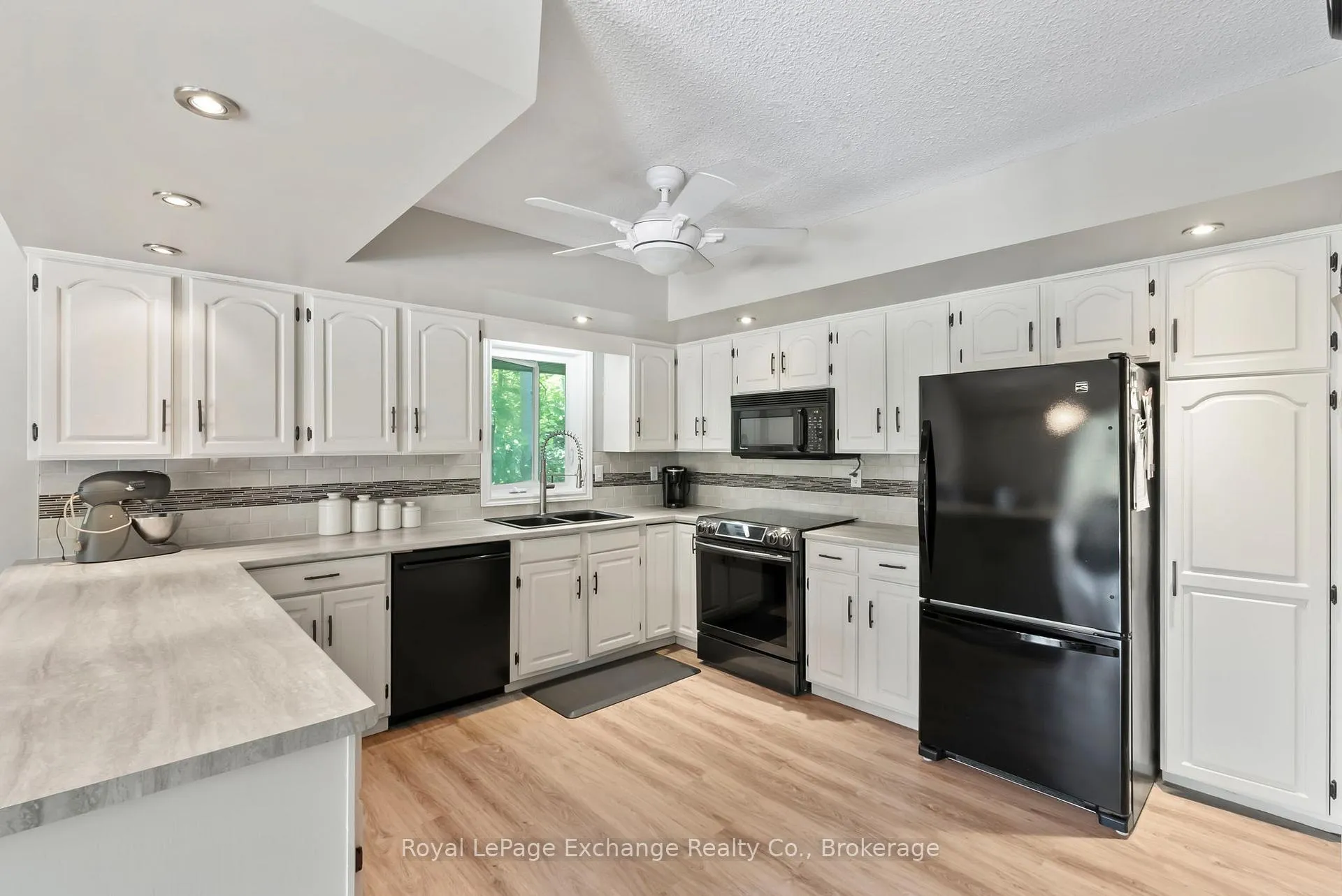 Photo 12 of 71 Upper Lorne Beach Road, Kincardine — HOMEH