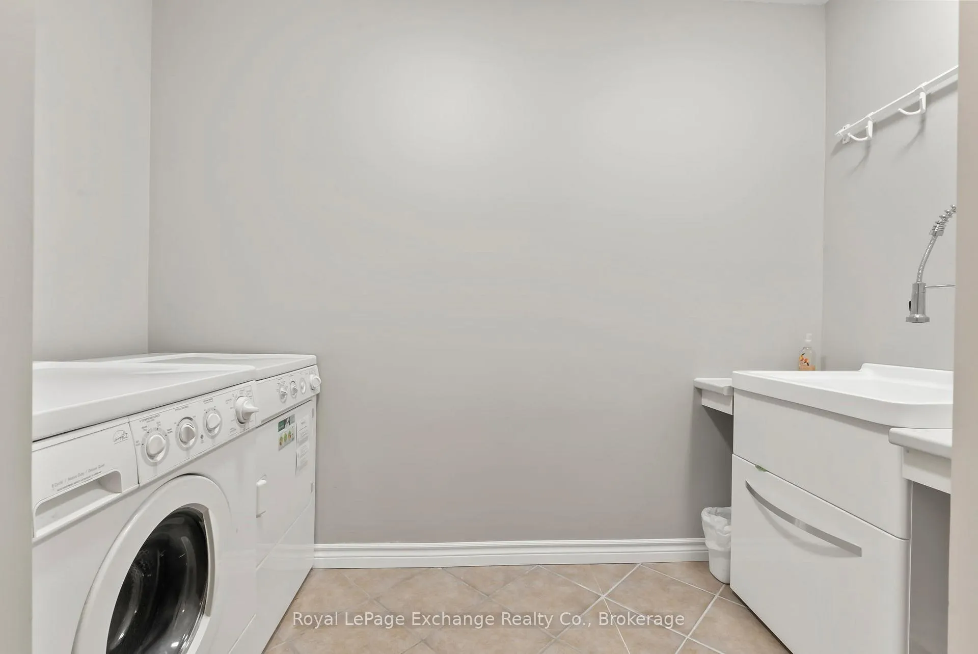 Photo 26 of 71 Upper Lorne Beach Road, Kincardine — HOMEH