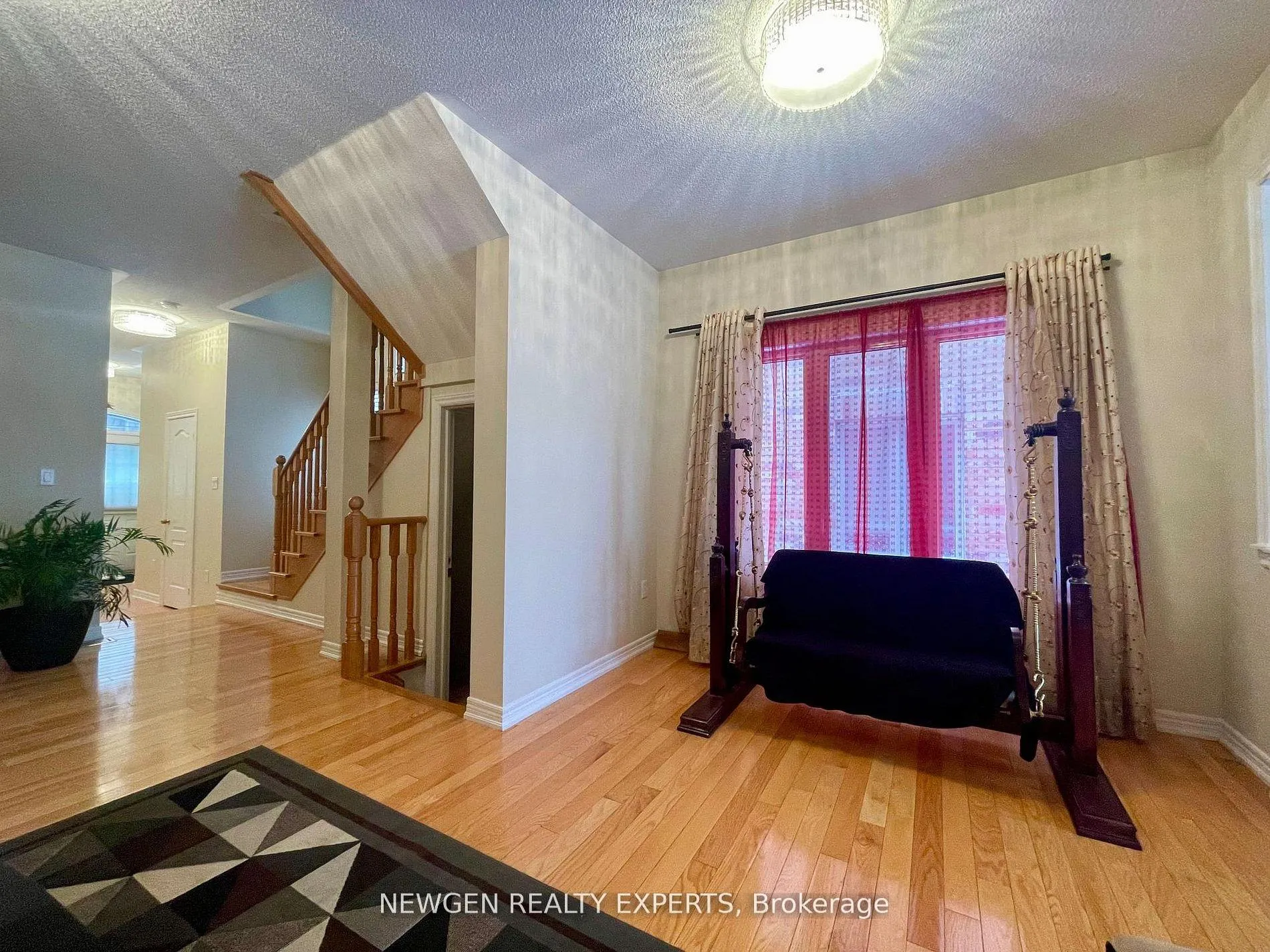 Photo 3 of Unit #Upper, 42 Crystalview Crescent, Brampton, Bram East — HOMEH