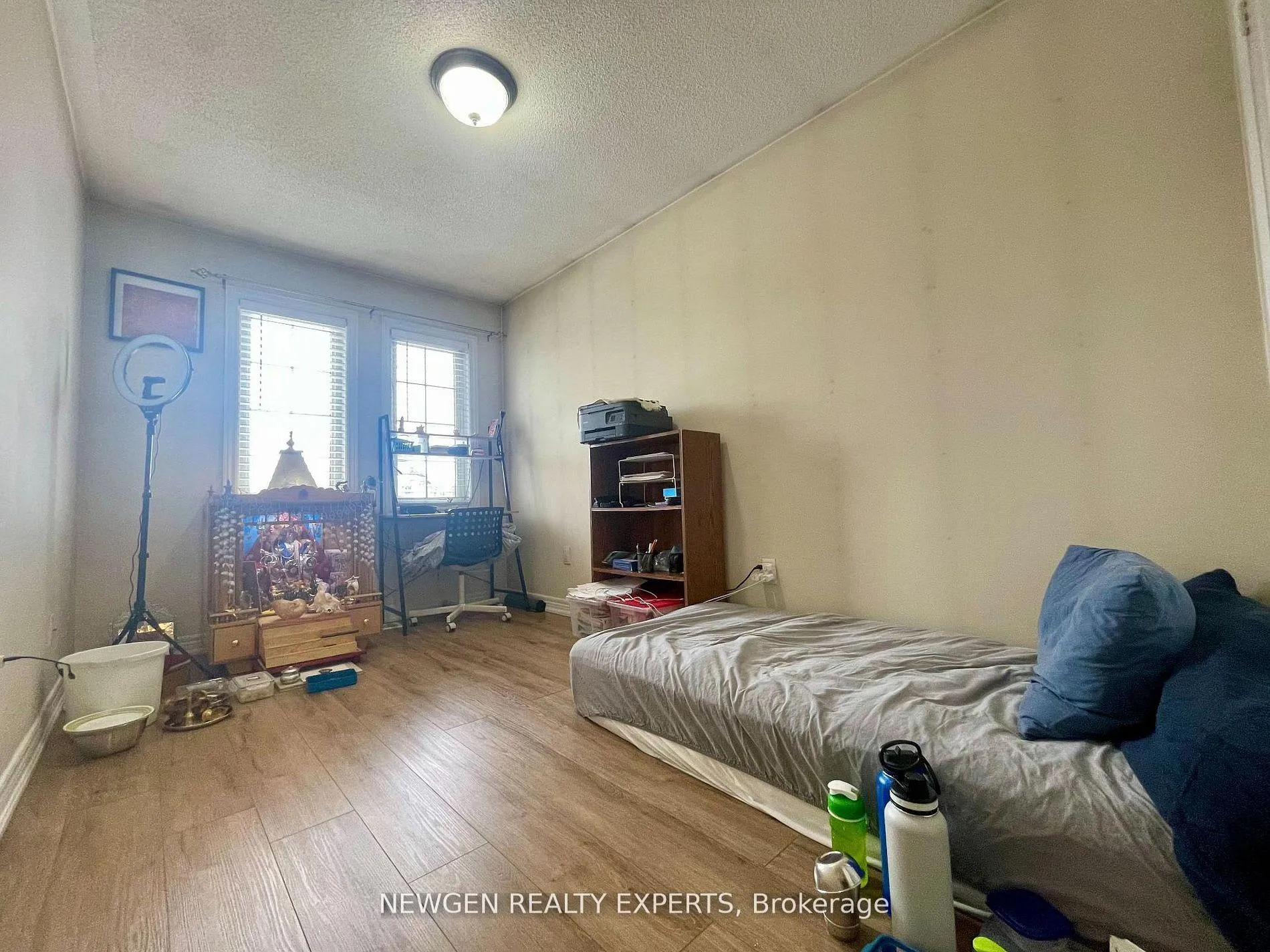 Photo 10 of Unit #Upper, 42 Crystalview Crescent, Brampton, Bram East — HOMEH