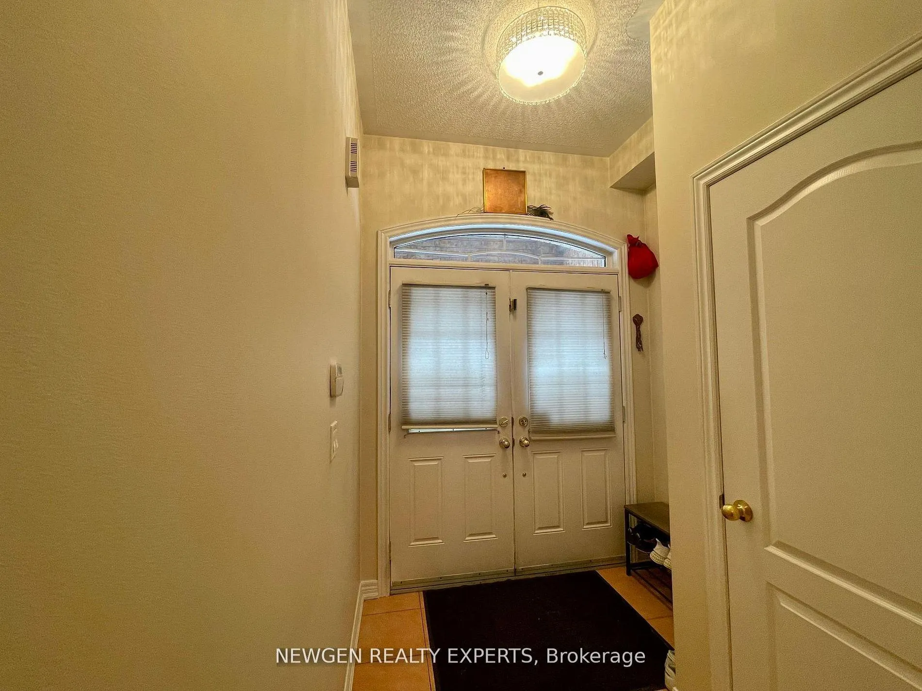 Photo 15 of Unit #Upper, 42 Crystalview Crescent, Brampton, Bram East — HOMEH
