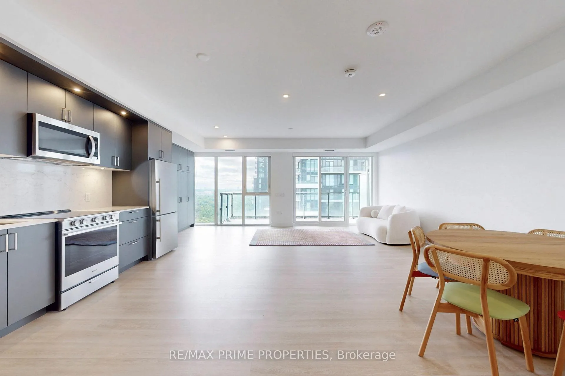 Front of Unit 2401, 30 Inn On The Park Drive
