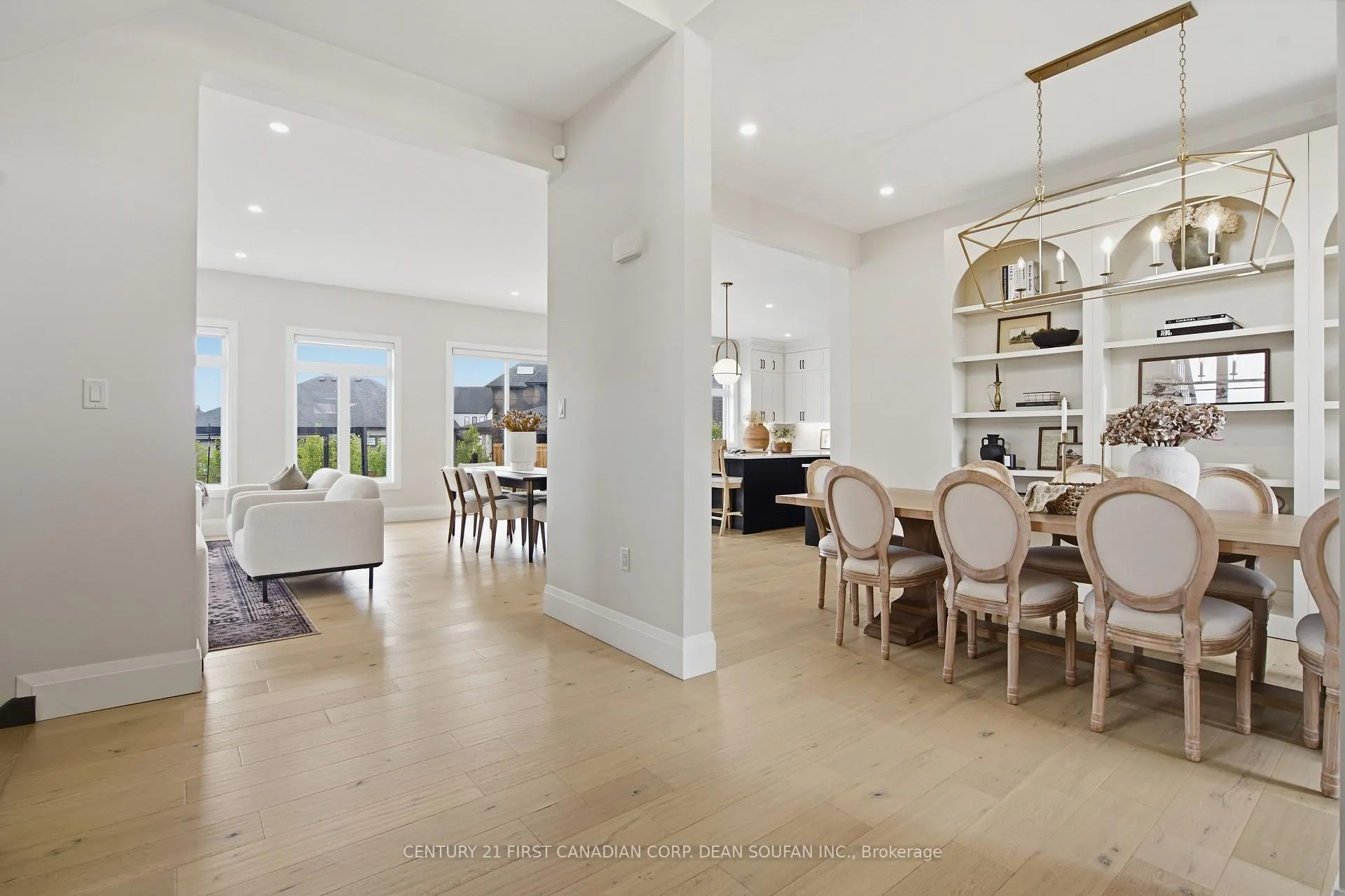 Photo 4 of 7525 Silver Creek Crescent, London, South V — HOMEH